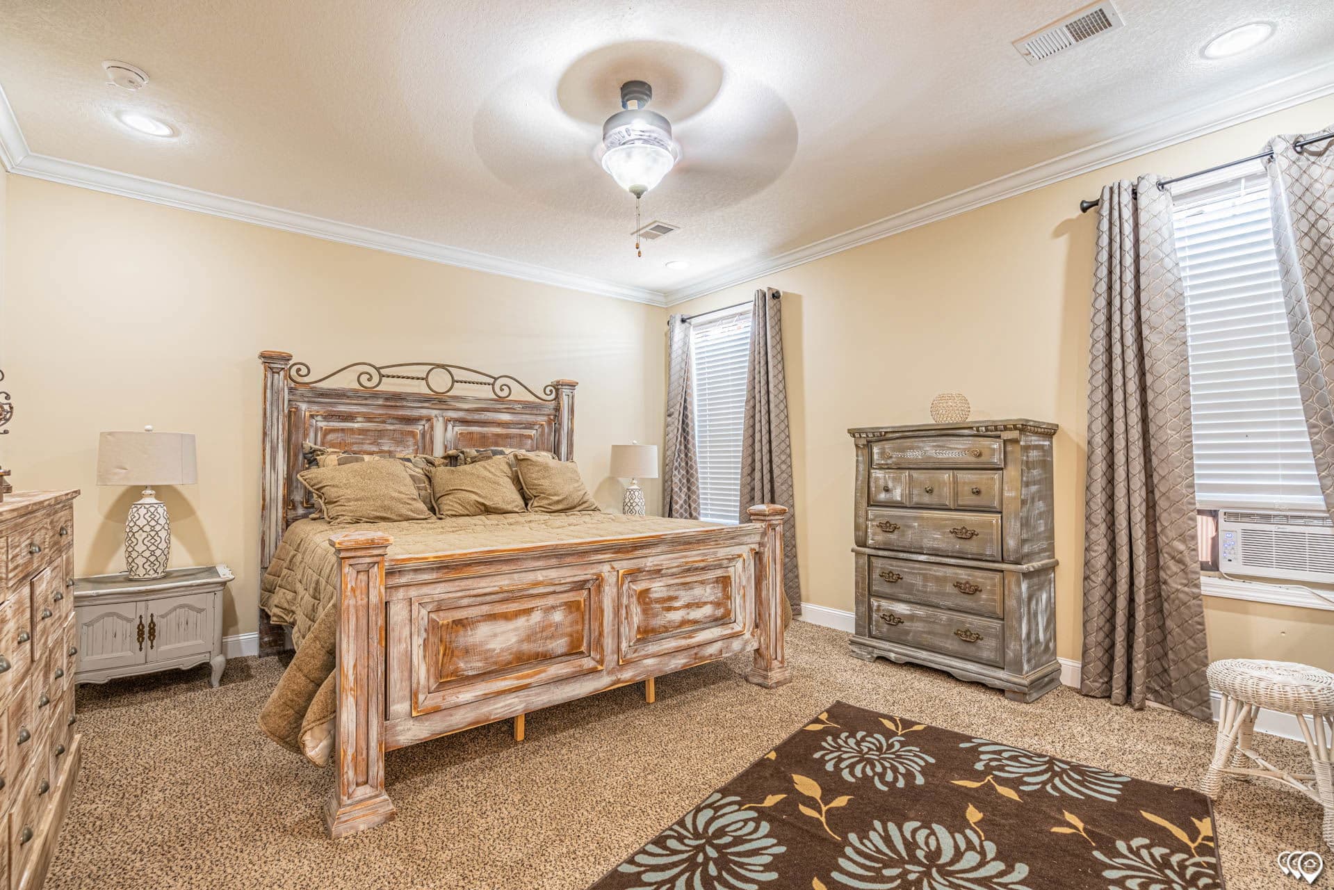 Woodland bedroom home features