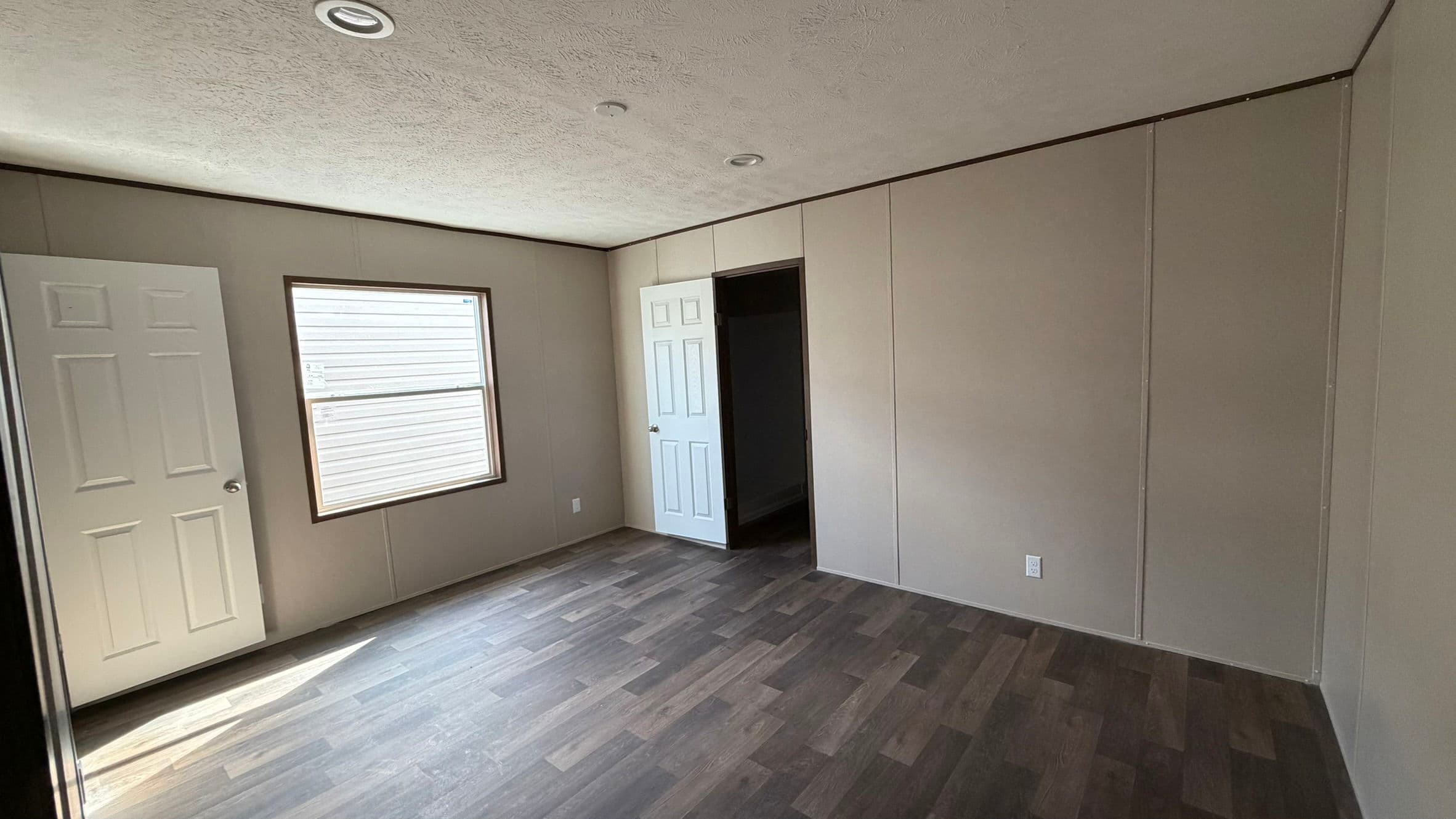 Aspen bedroom home features