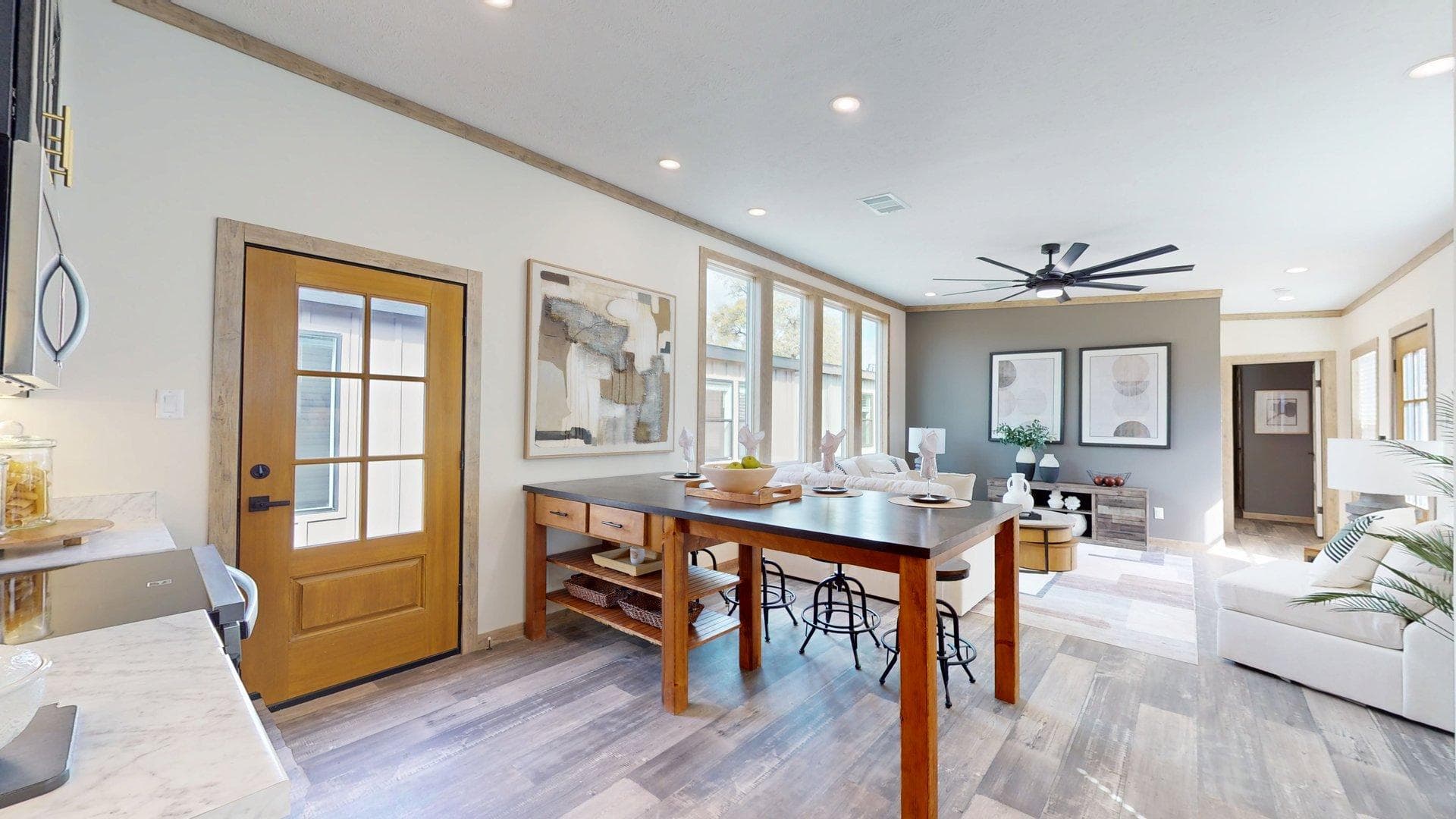 The keystone (biloxi) interior home features