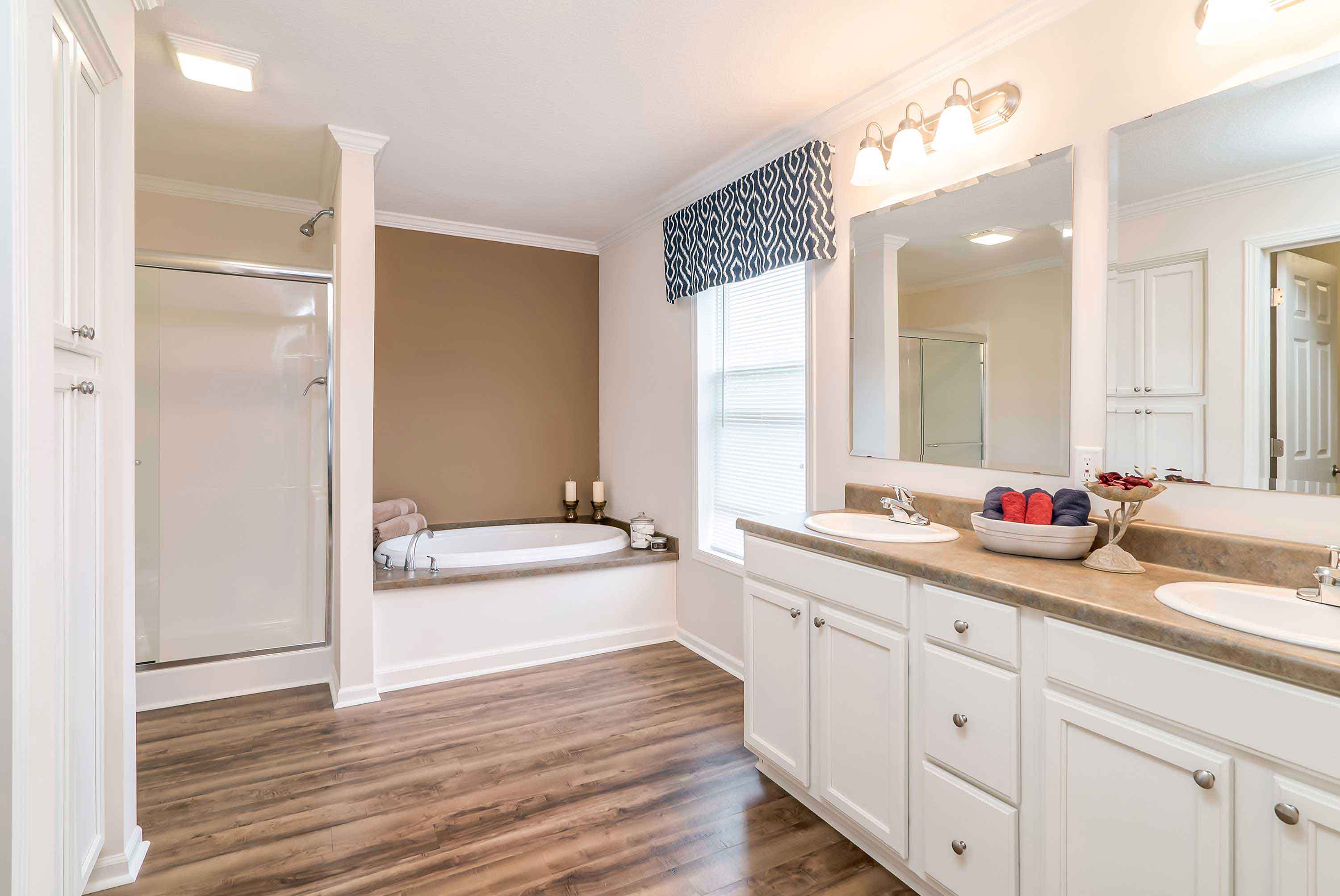 Webster bathroom home features