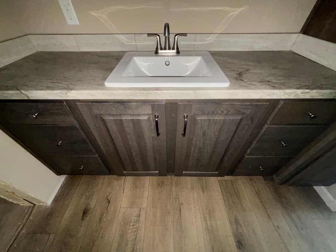 The hexagon bathroom home features