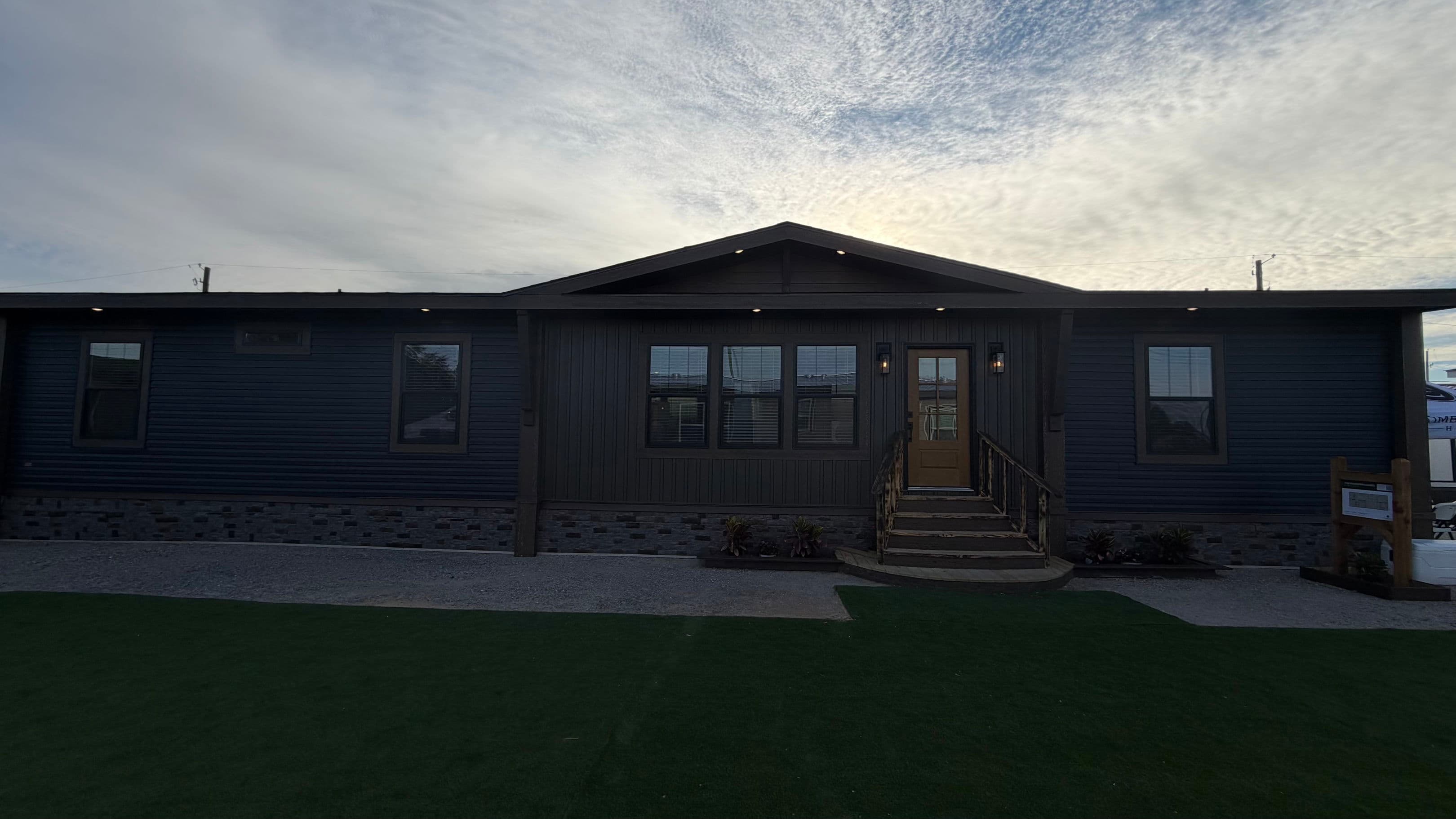 Mountain laurel (biloxi) exterior home features