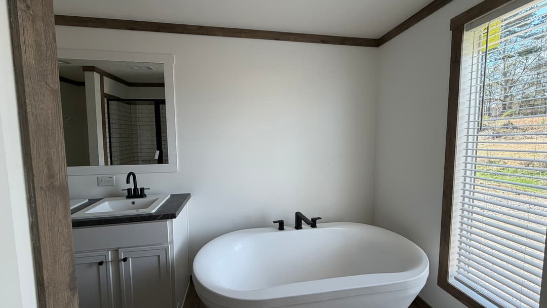 Annie bathroom home features