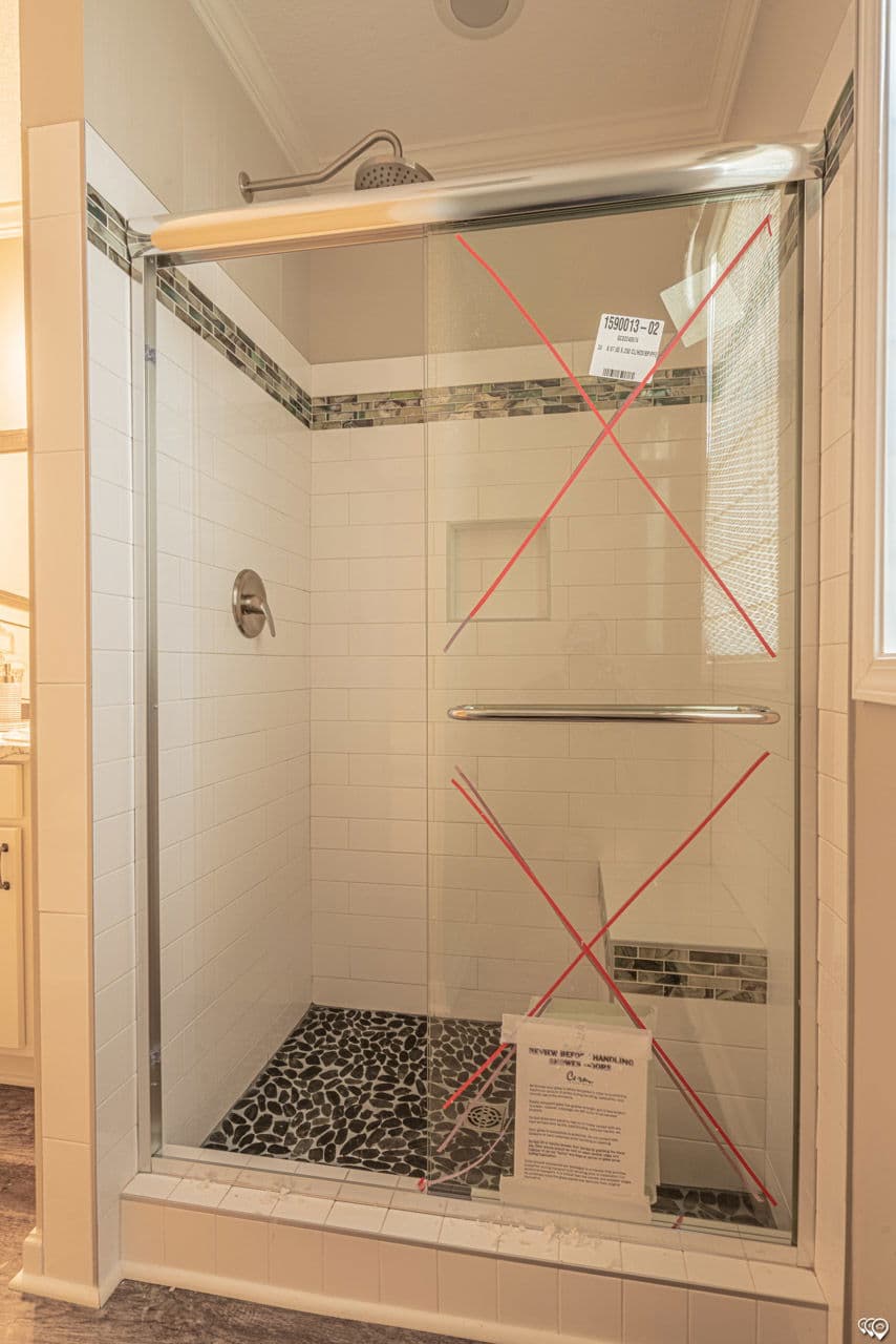 Mei bathroom home features