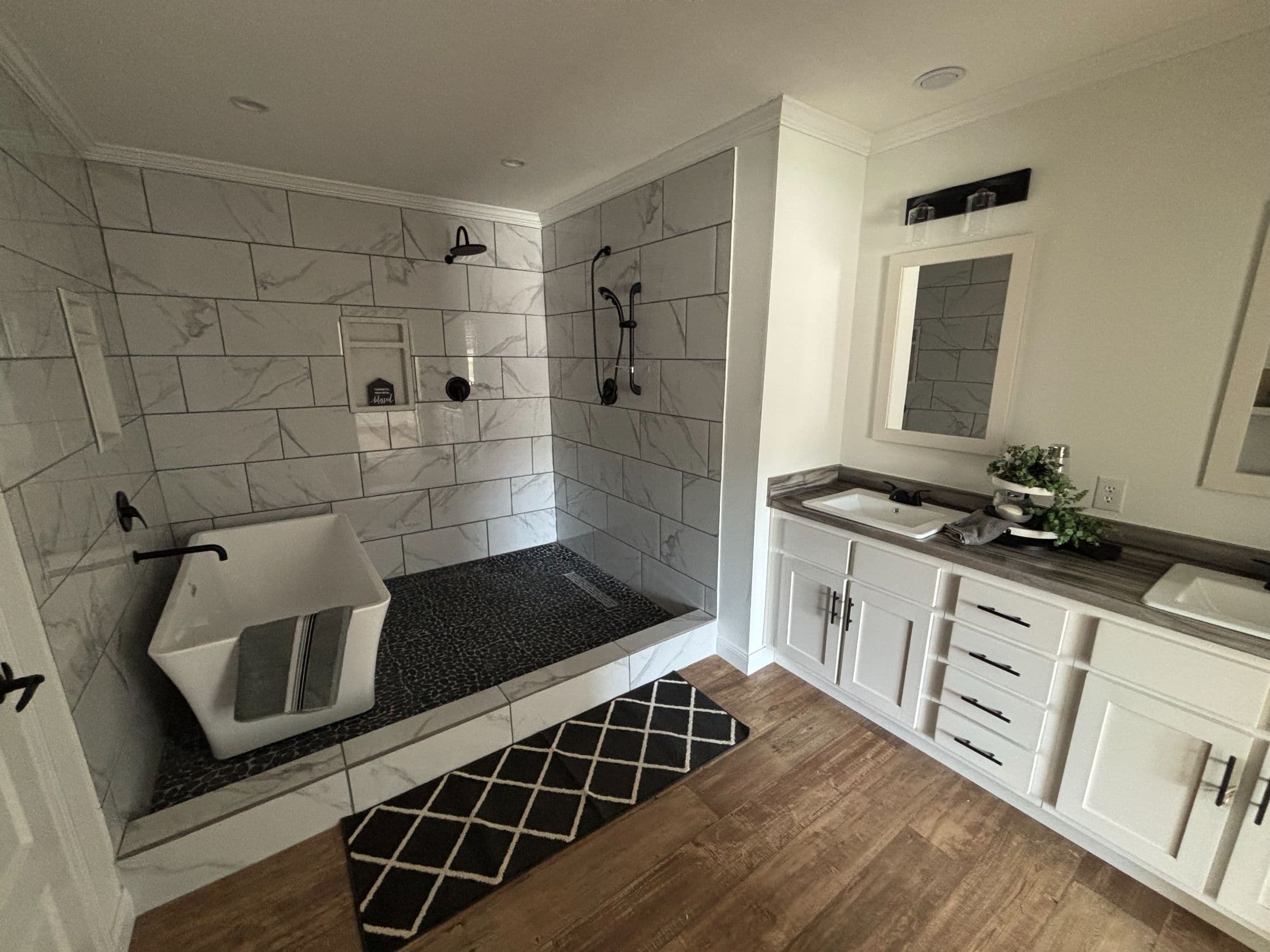 Sunshine 2010 bathroom home features