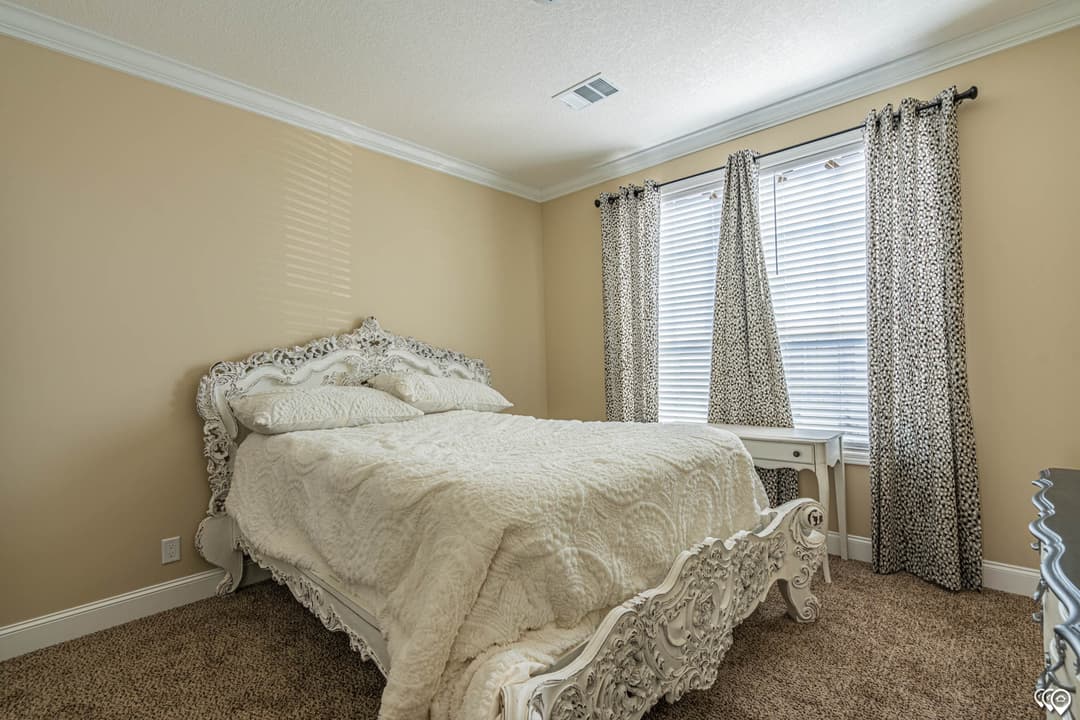 Woodland bedroom home features