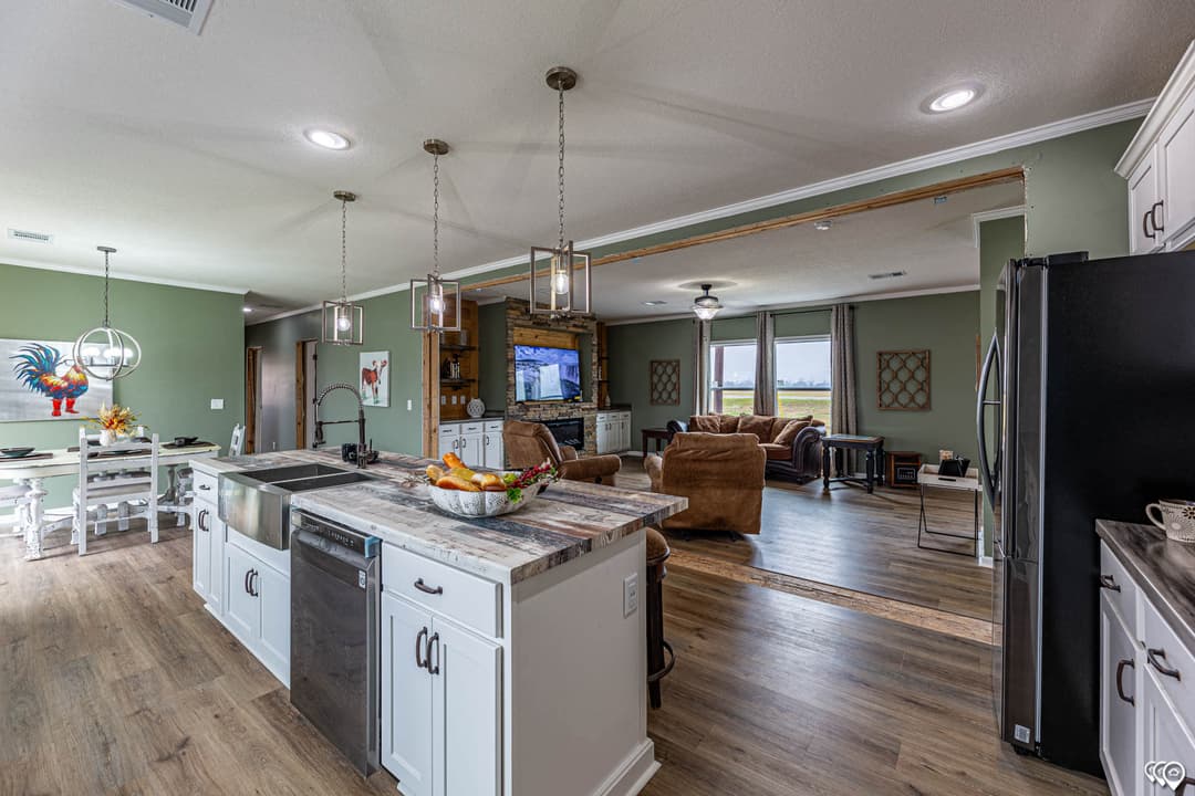 Acadia kitchen home features