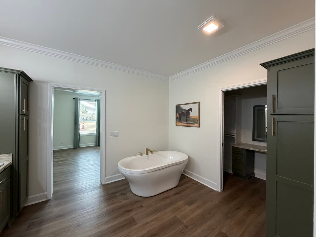 Ponderosa bathroom home features