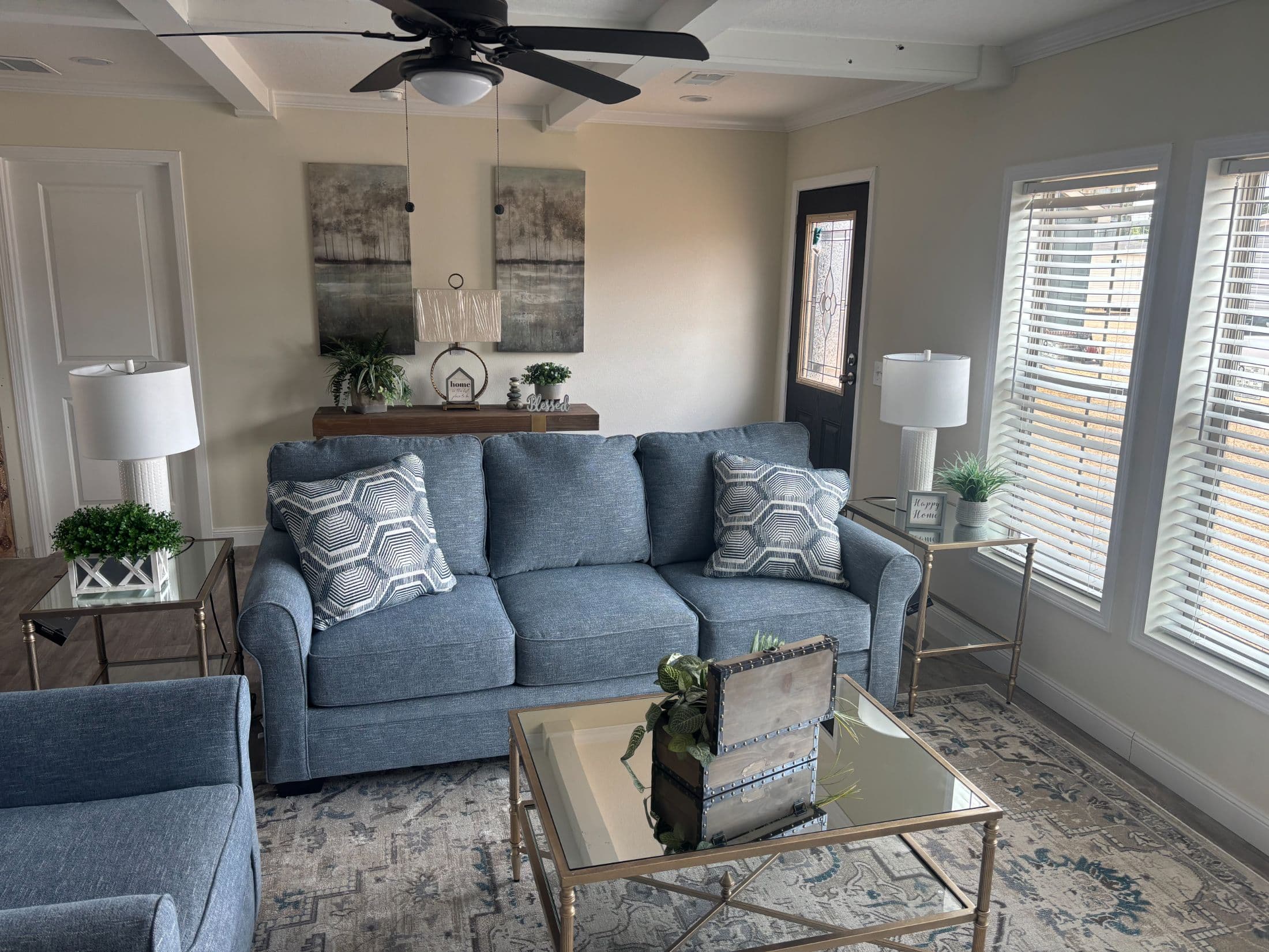 Sunshine dudley interior home features