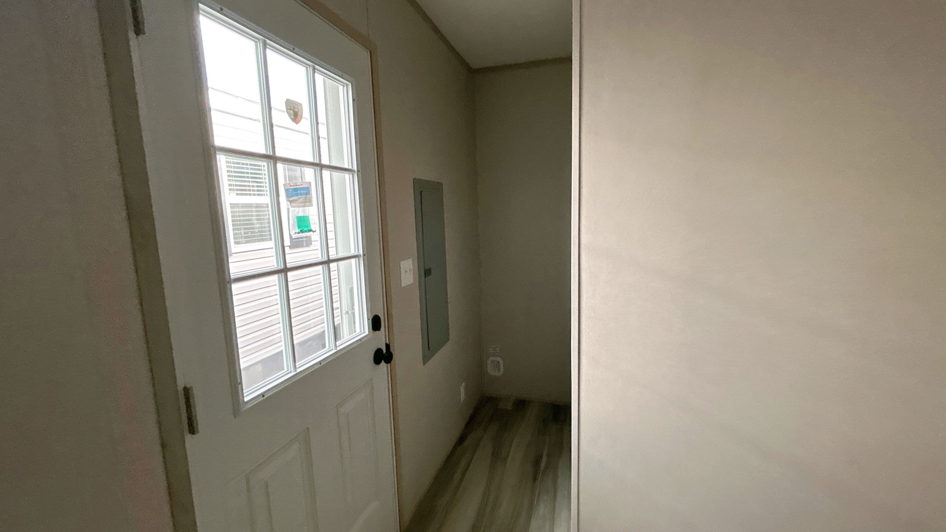 Jewel interior home features