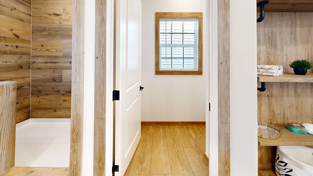 The reed (biloxi) bathroom home features