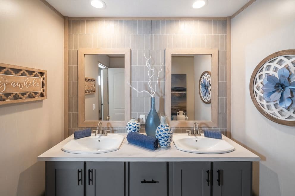 Desoto bathroom home features