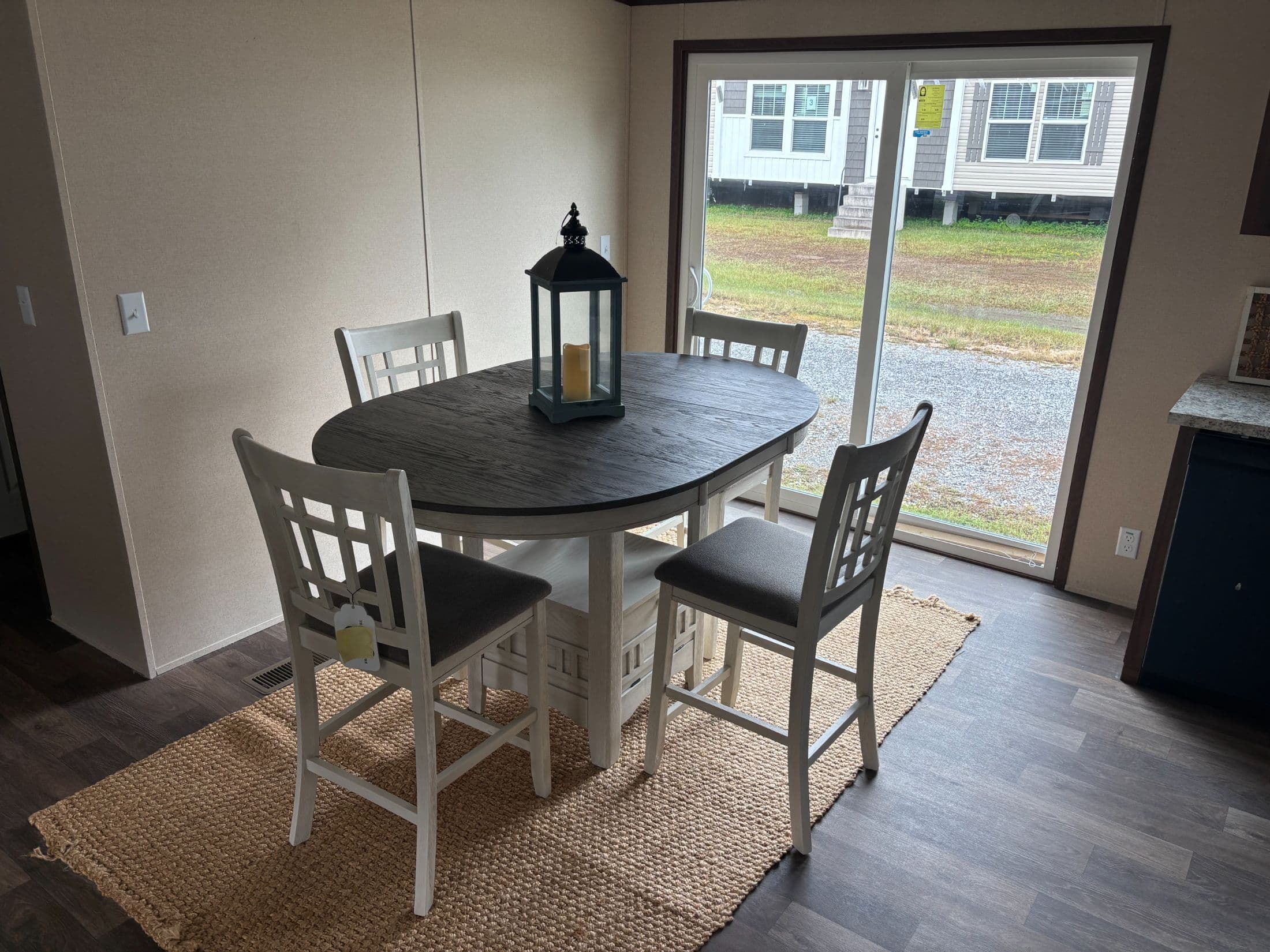 Satisfaction (wind zone 2) kitchen home features