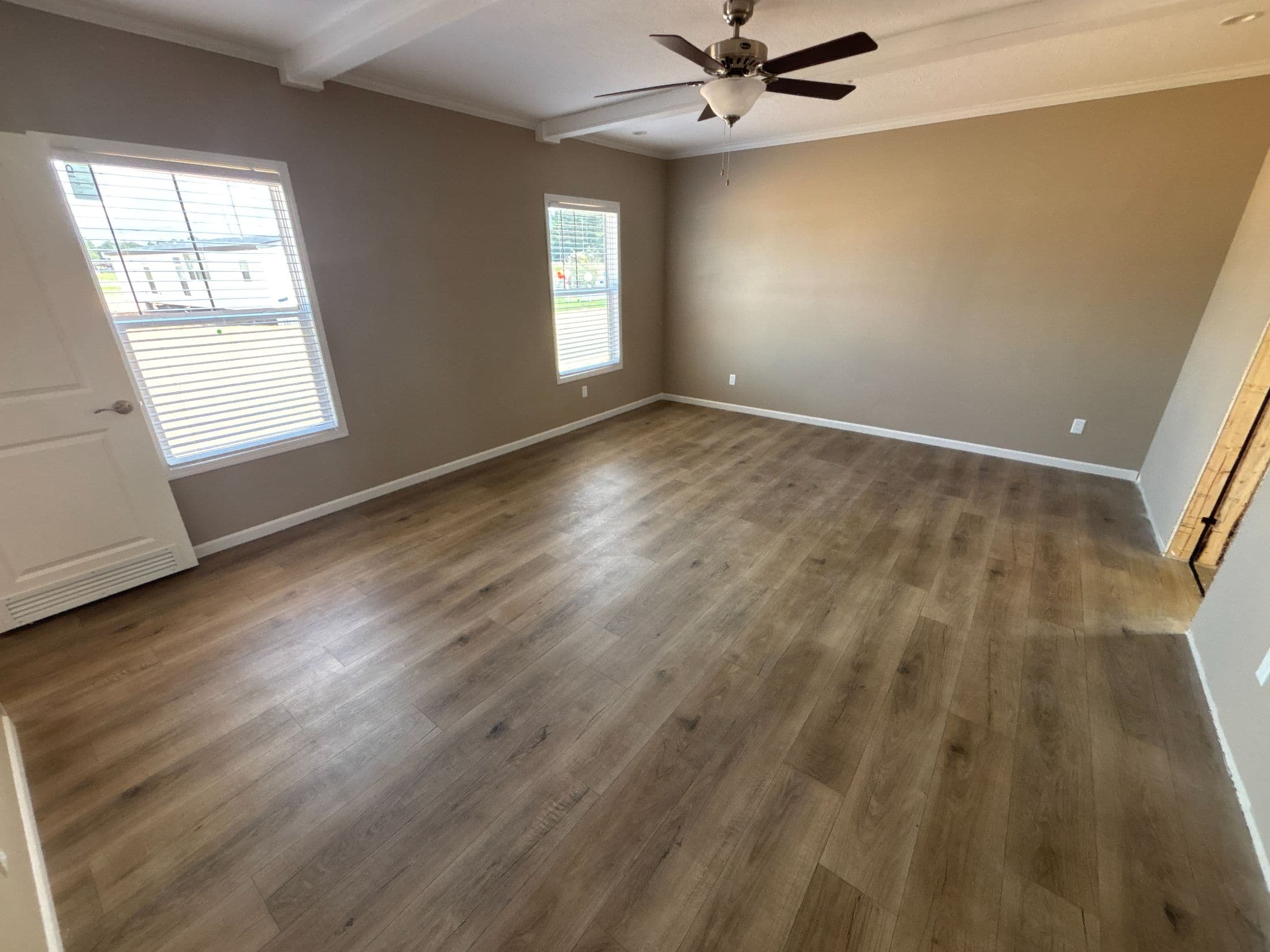 The hexagon bedroom home features