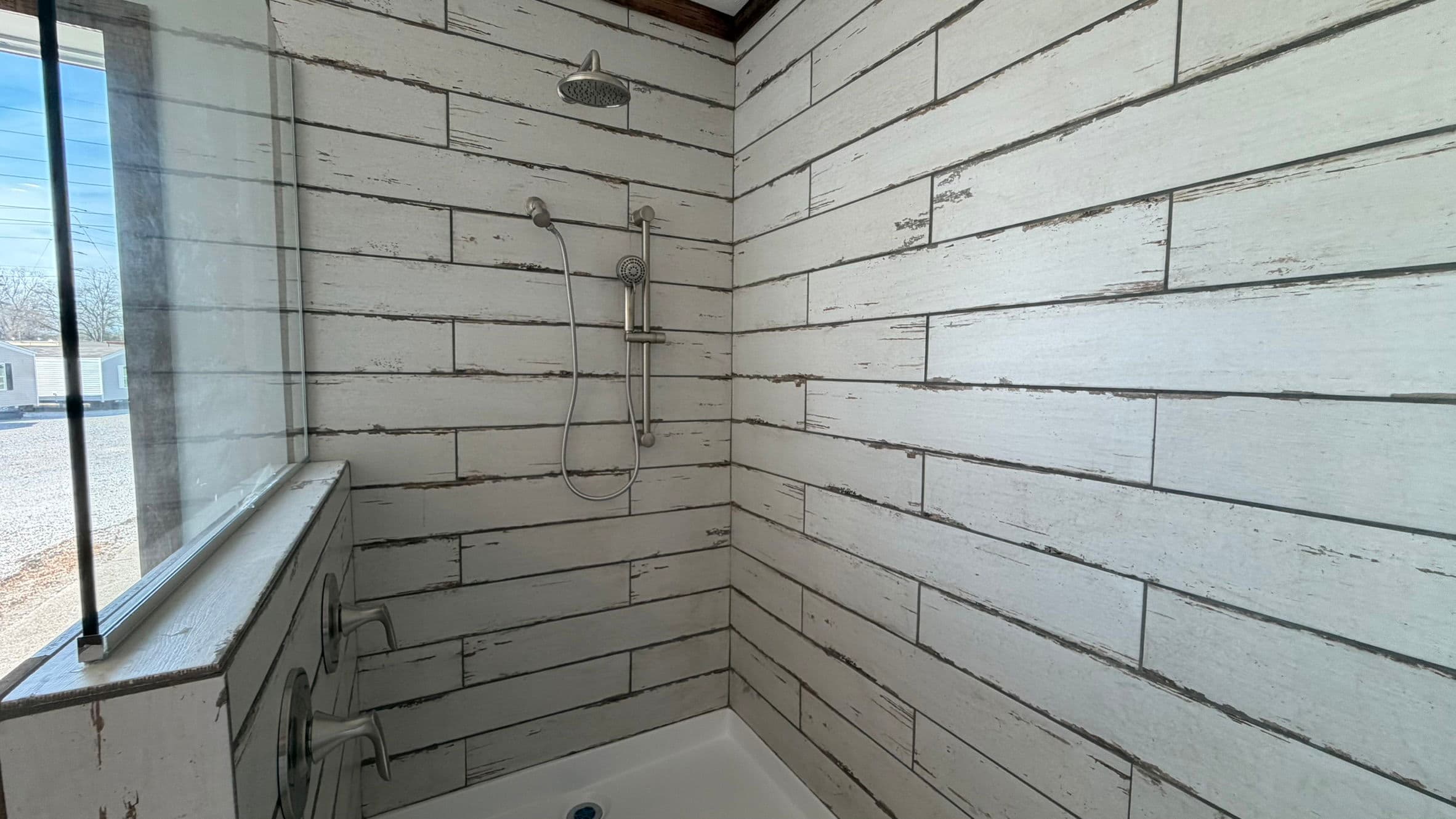 Tyra ii bathroom home features