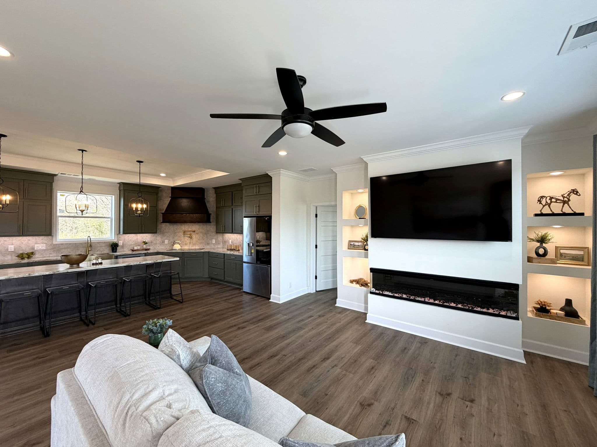 Ponderosa  home features