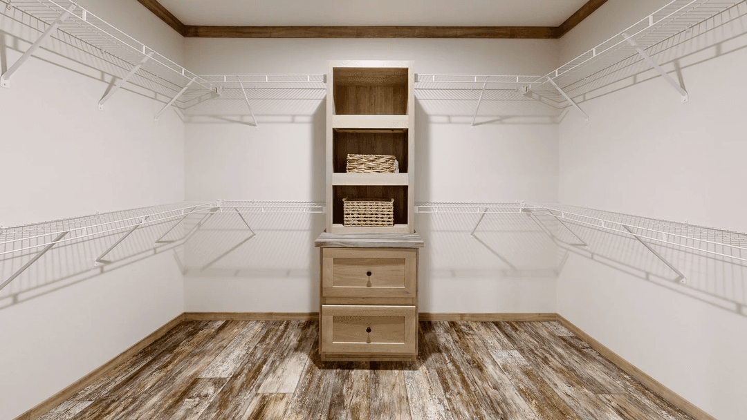 Boujee premier (biloxi) interior and bedroom home features