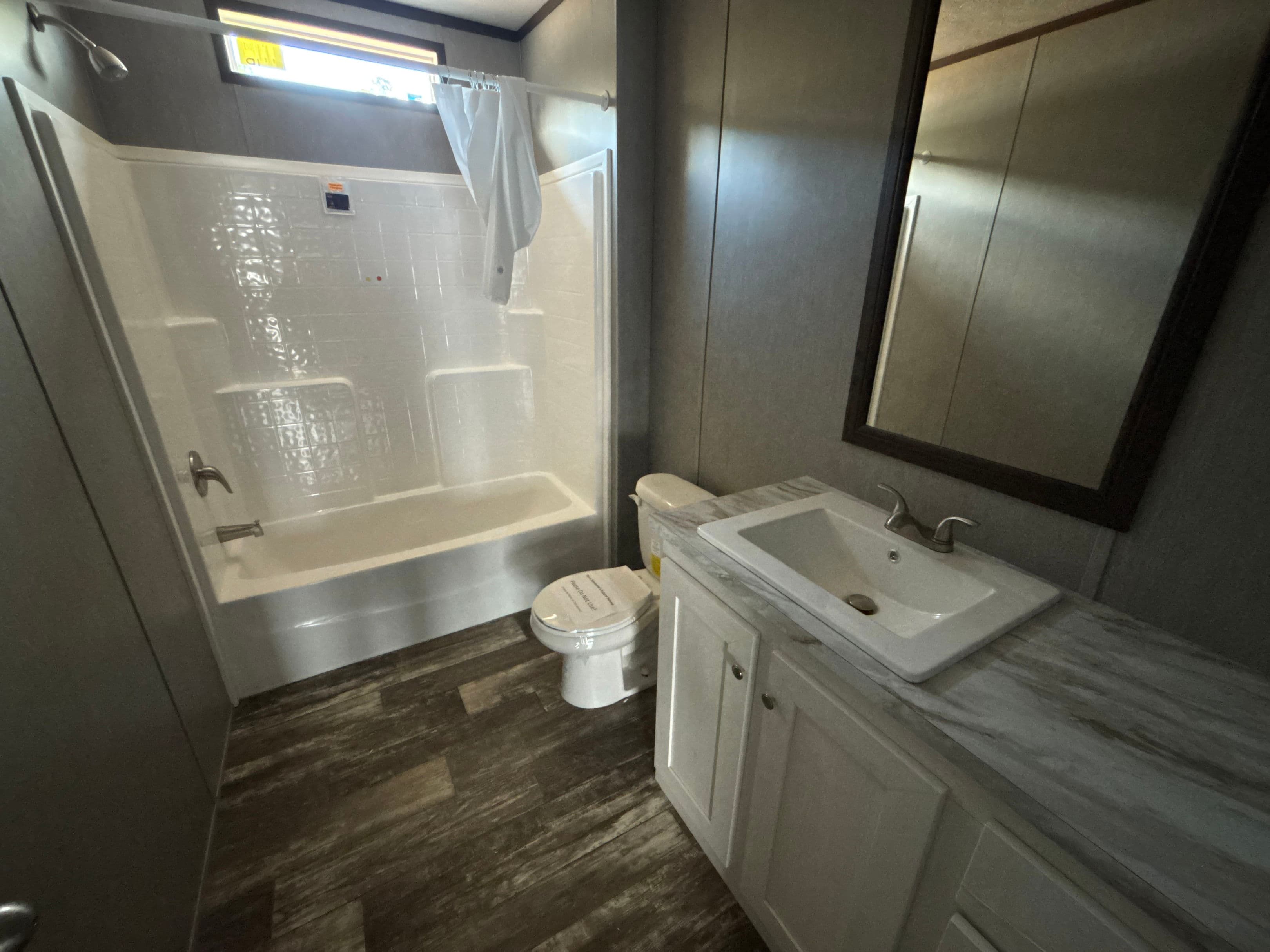 The bayside bathroom home features