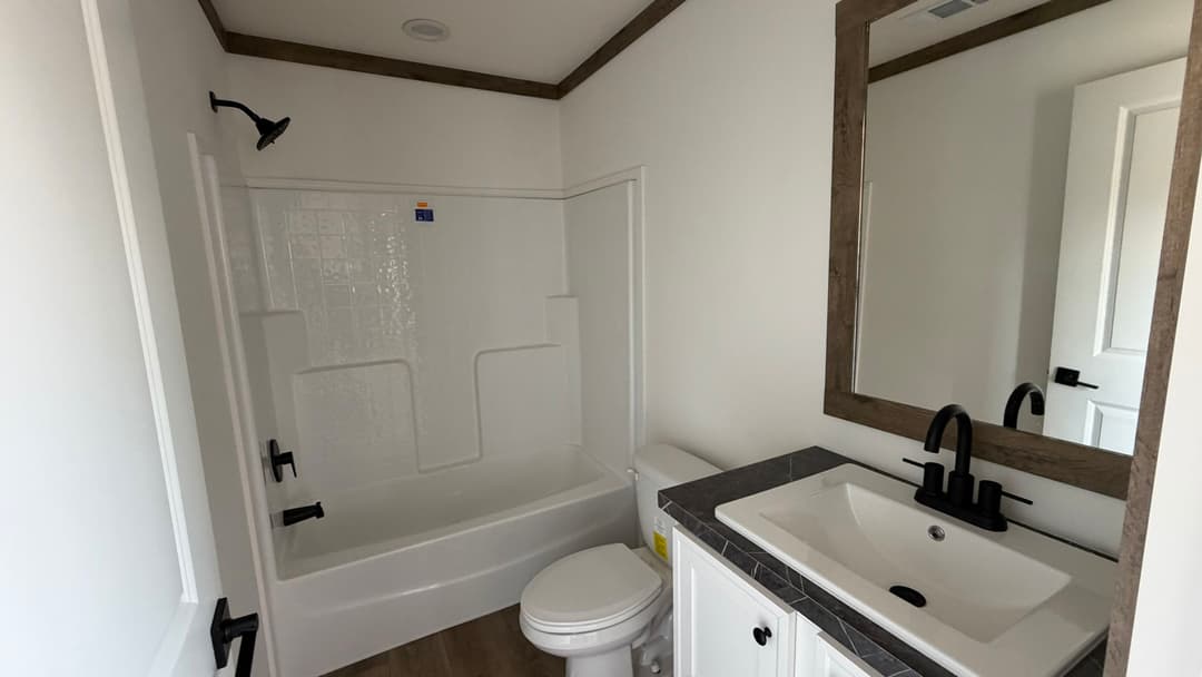 Annie bathroom home features