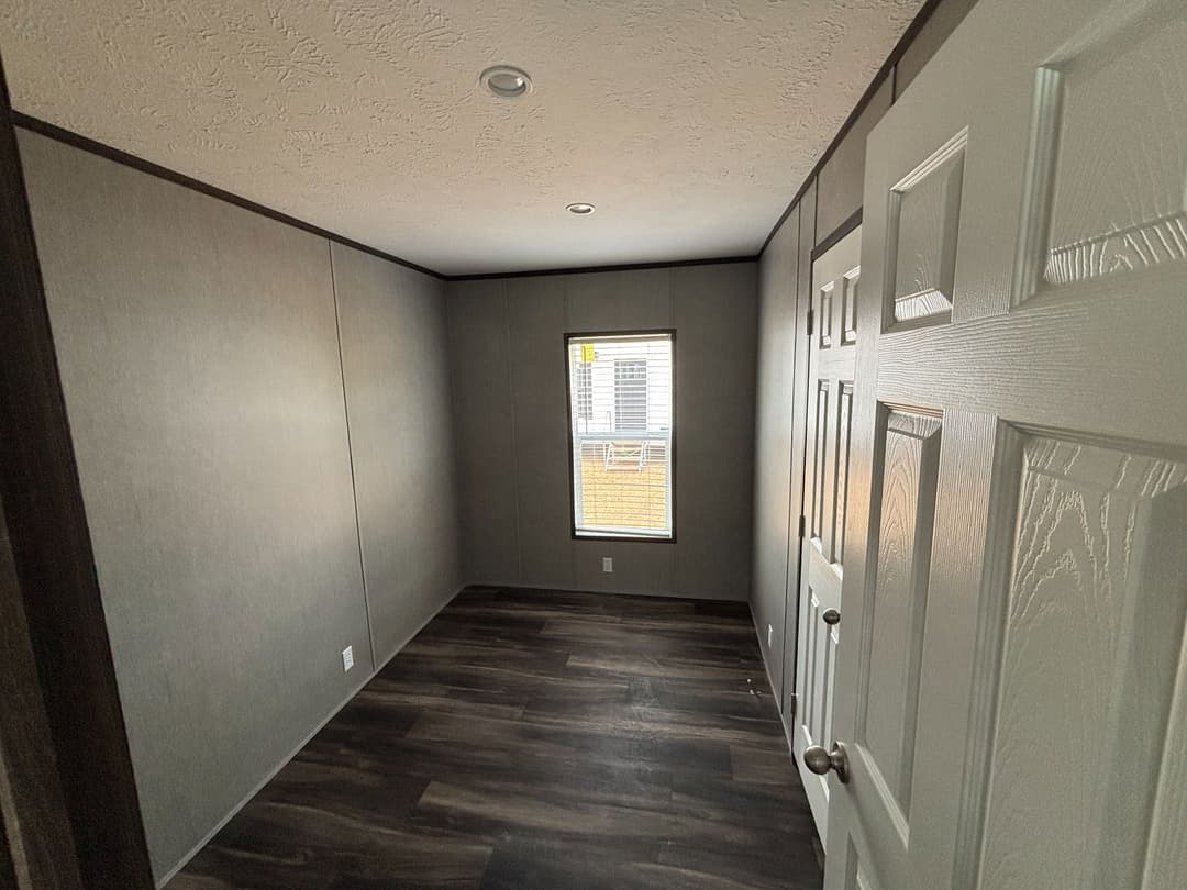 The seaside bedroom home features