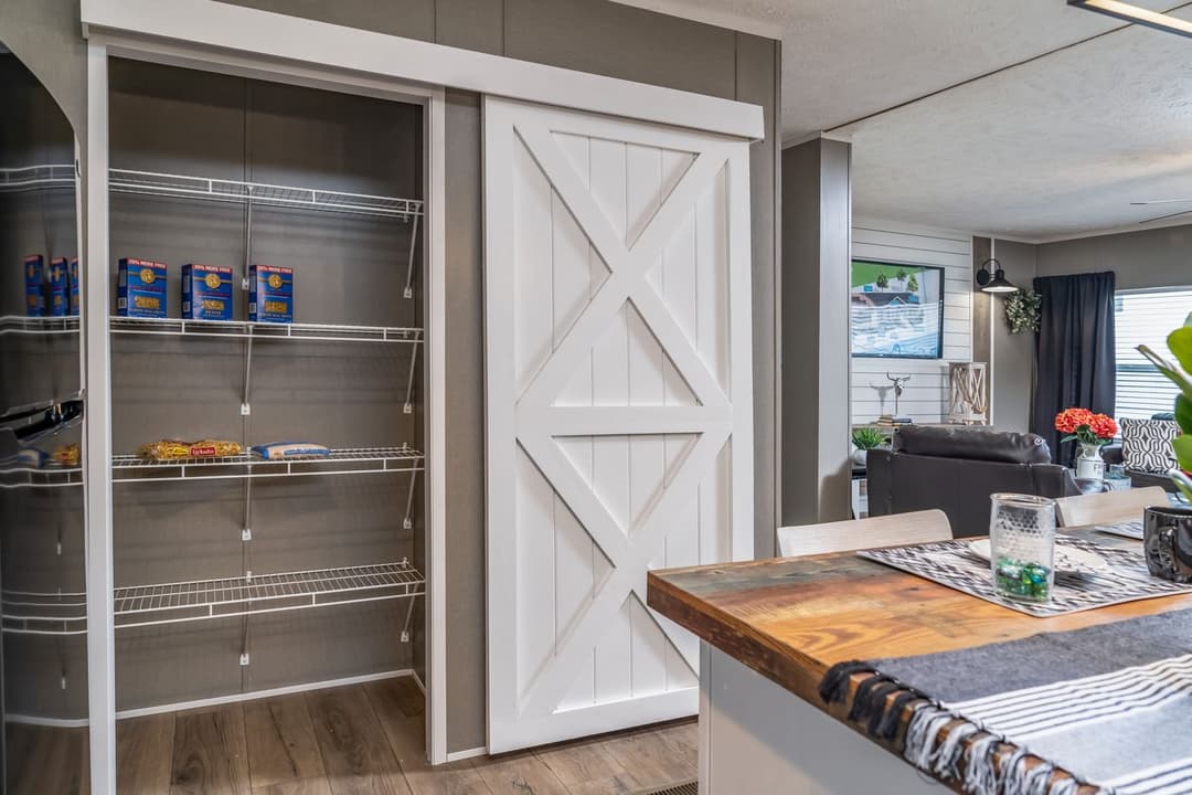 Savannah breeze kitchen home features