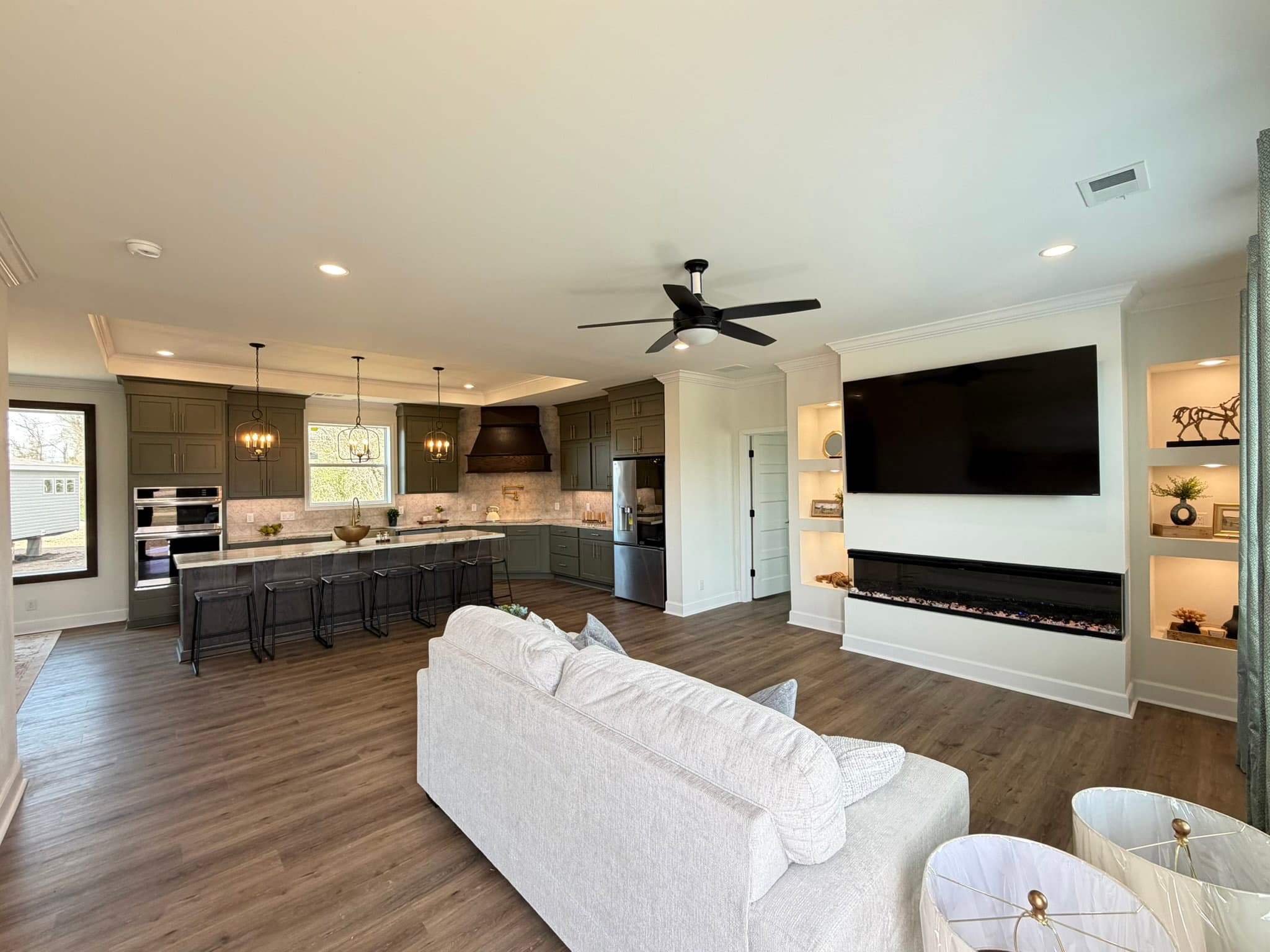 Ponderosa interior home features