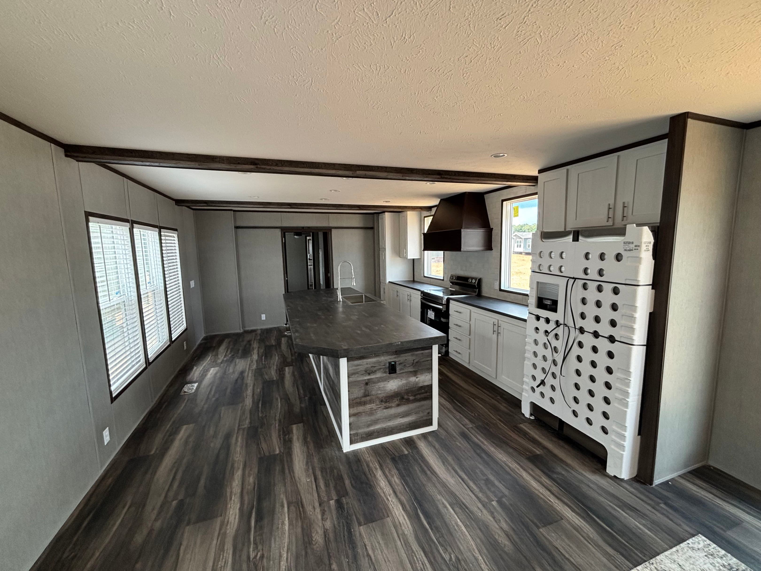 The seaside kitchen home features