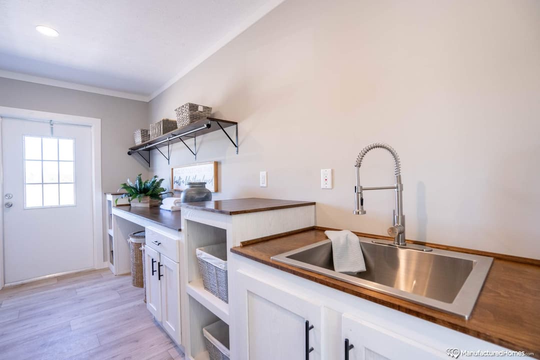 Shades creek interior home features