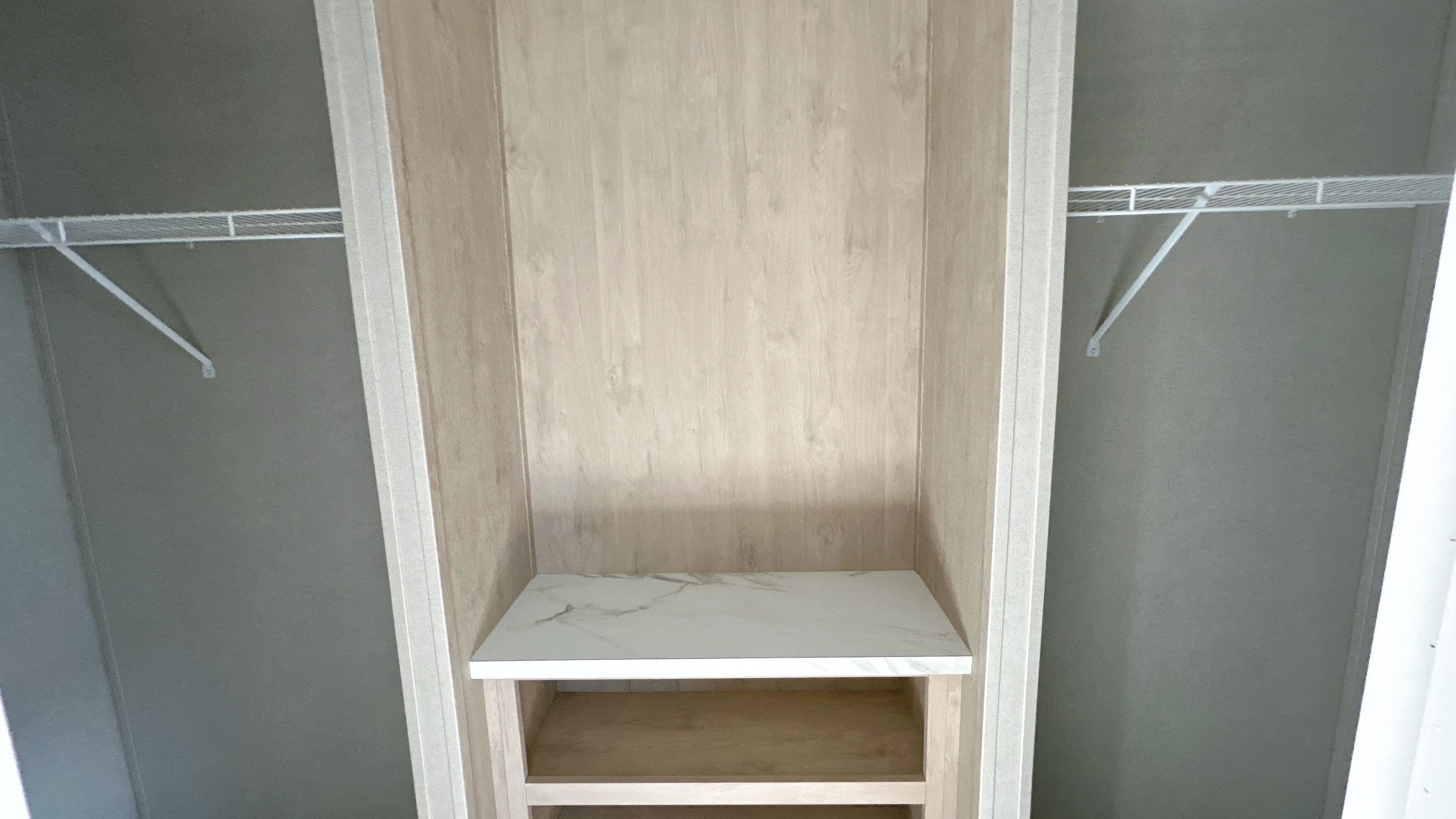 Jewel interior home features