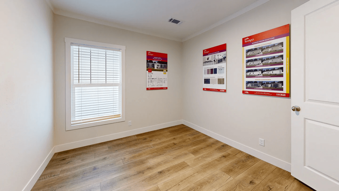 Lean on me bedroom home features