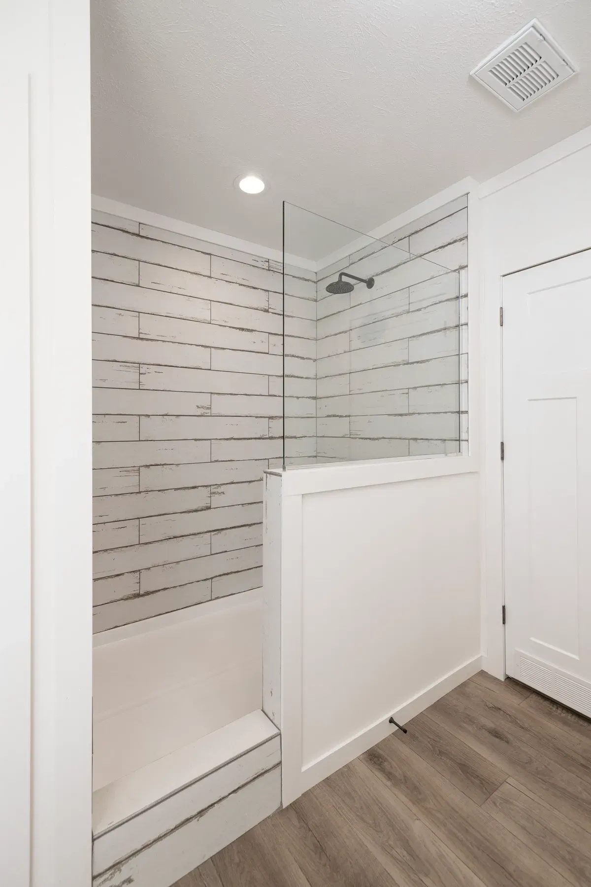 The anna fae bathroom home features