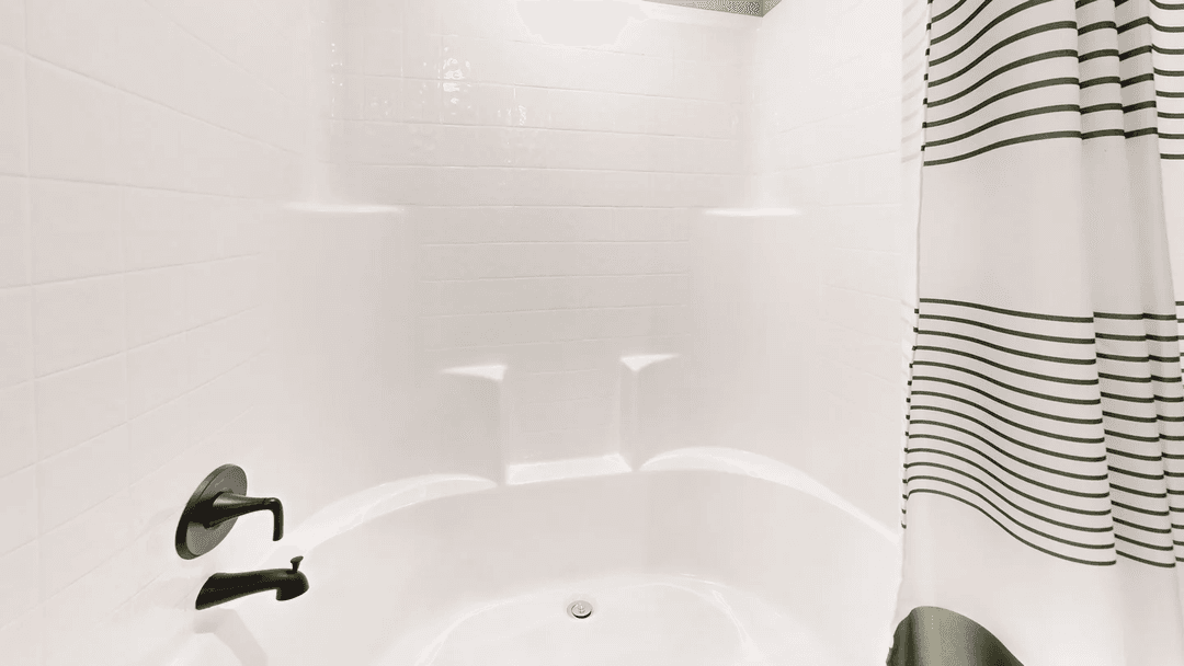 Mclemore ( biloxi) bathroom home features