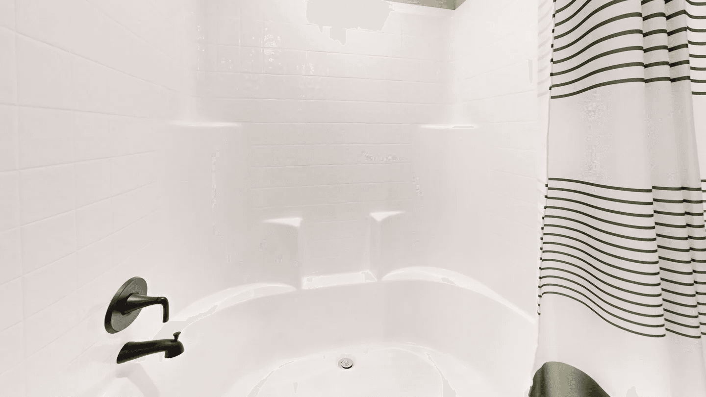 Mclemore ( biloxi) bathroom home features