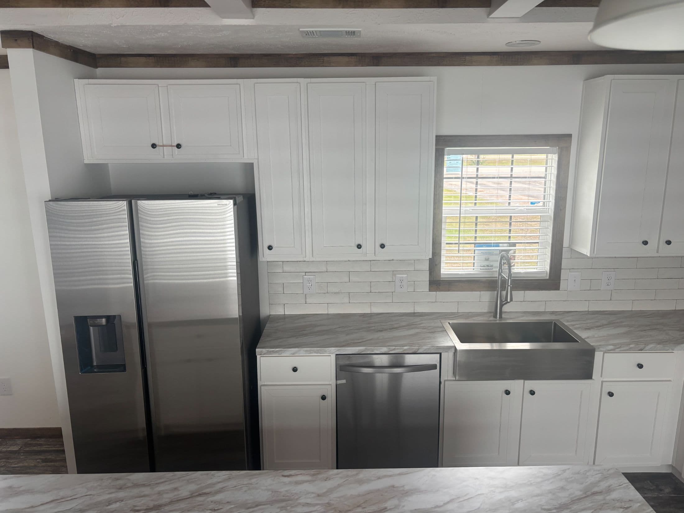 The bobby jo kitchen home features