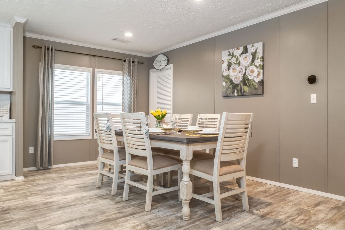 Cascade interior home features