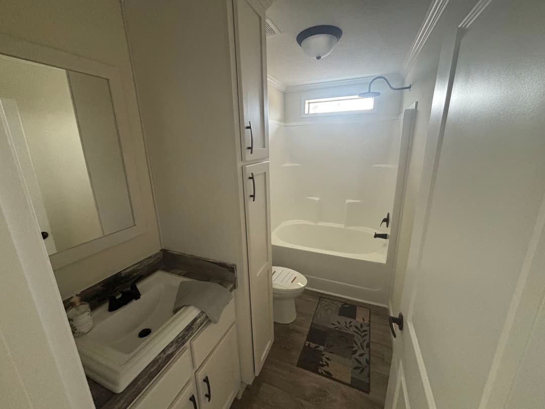 Sunshine dudley bathroom home features