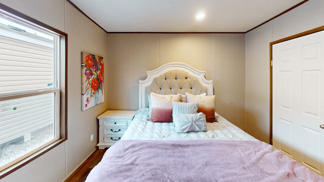 Elm bedroom home features