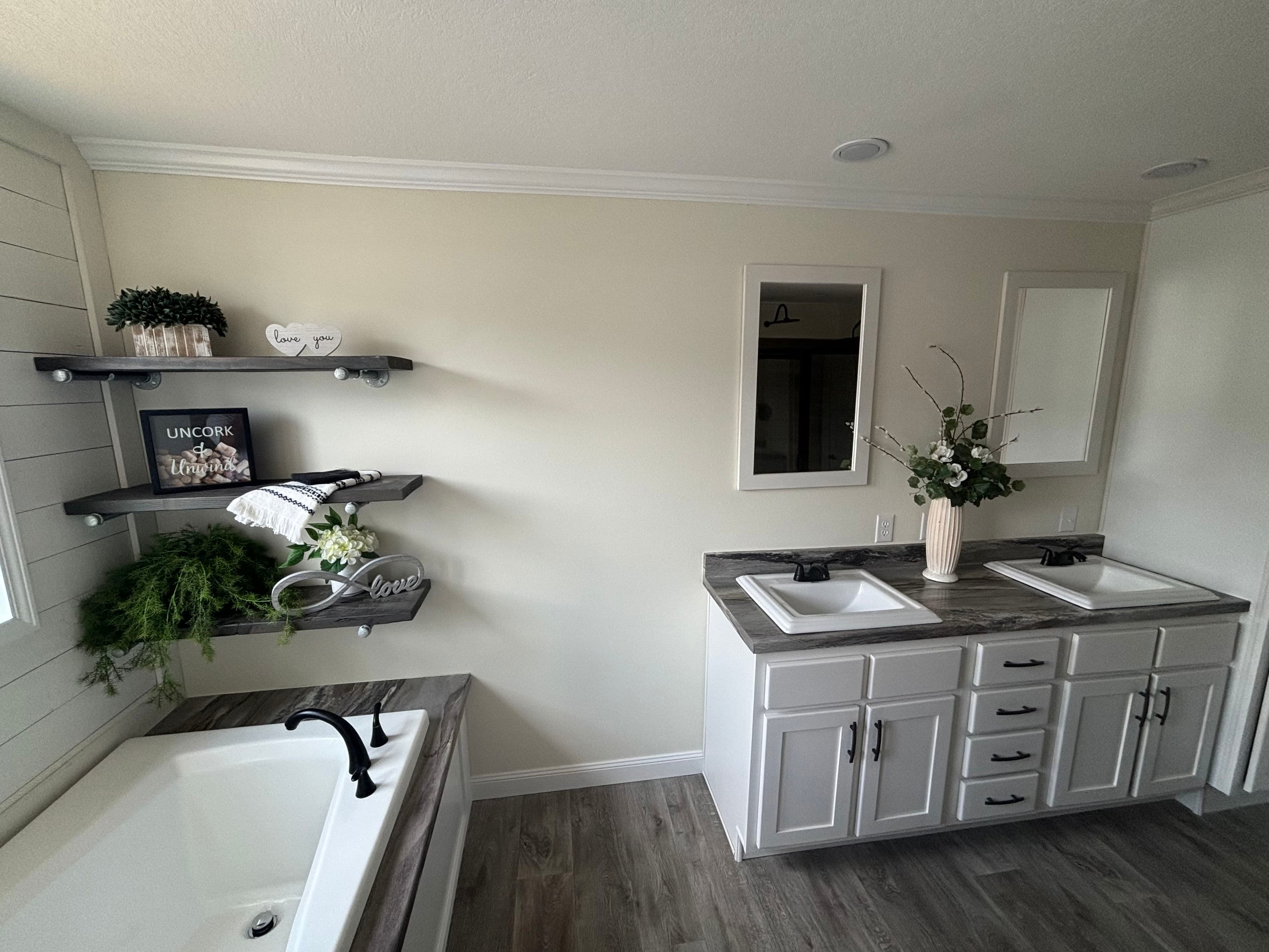 Sunshine dudley bathroom home features