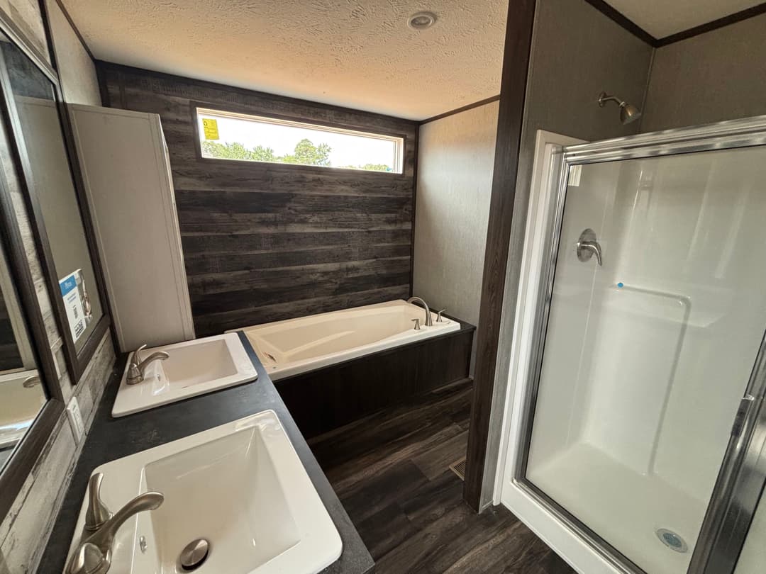 The seaside bathroom home features