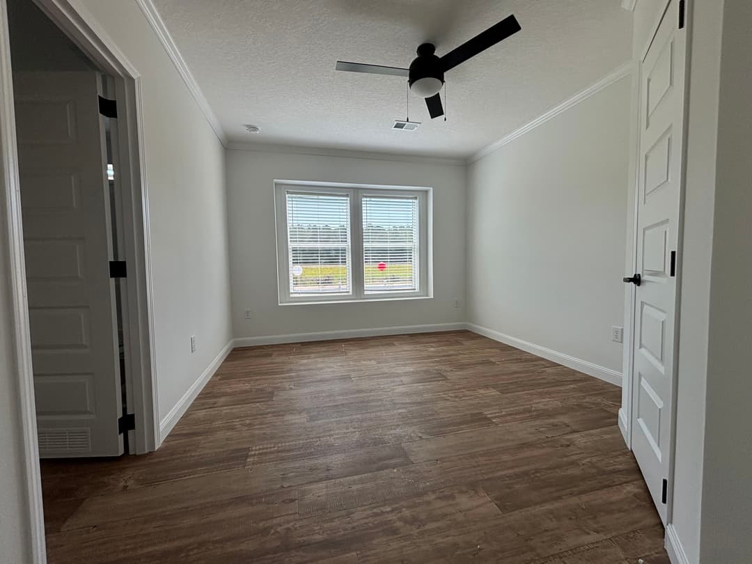 Sunshine 2010 bedroom home features