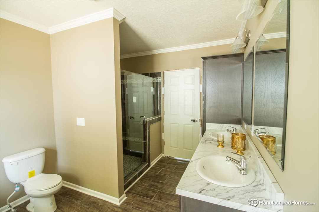 Independence bathroom home features