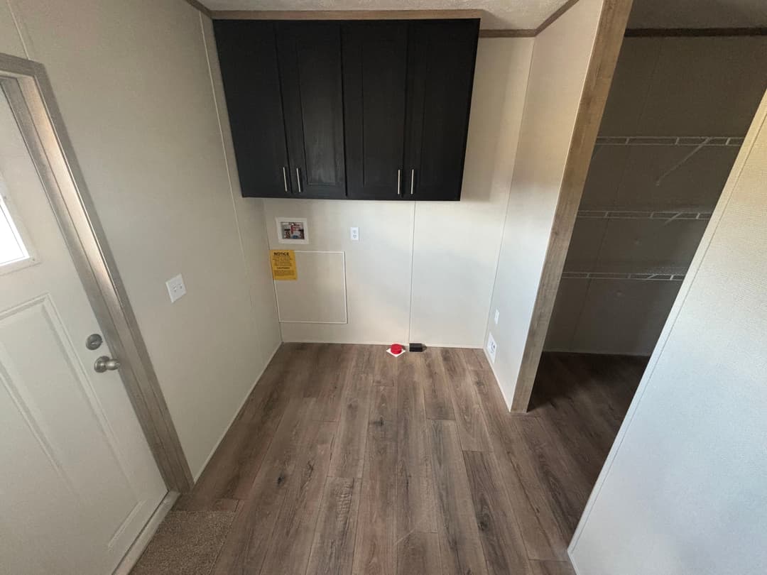 Shoal creek interior home features