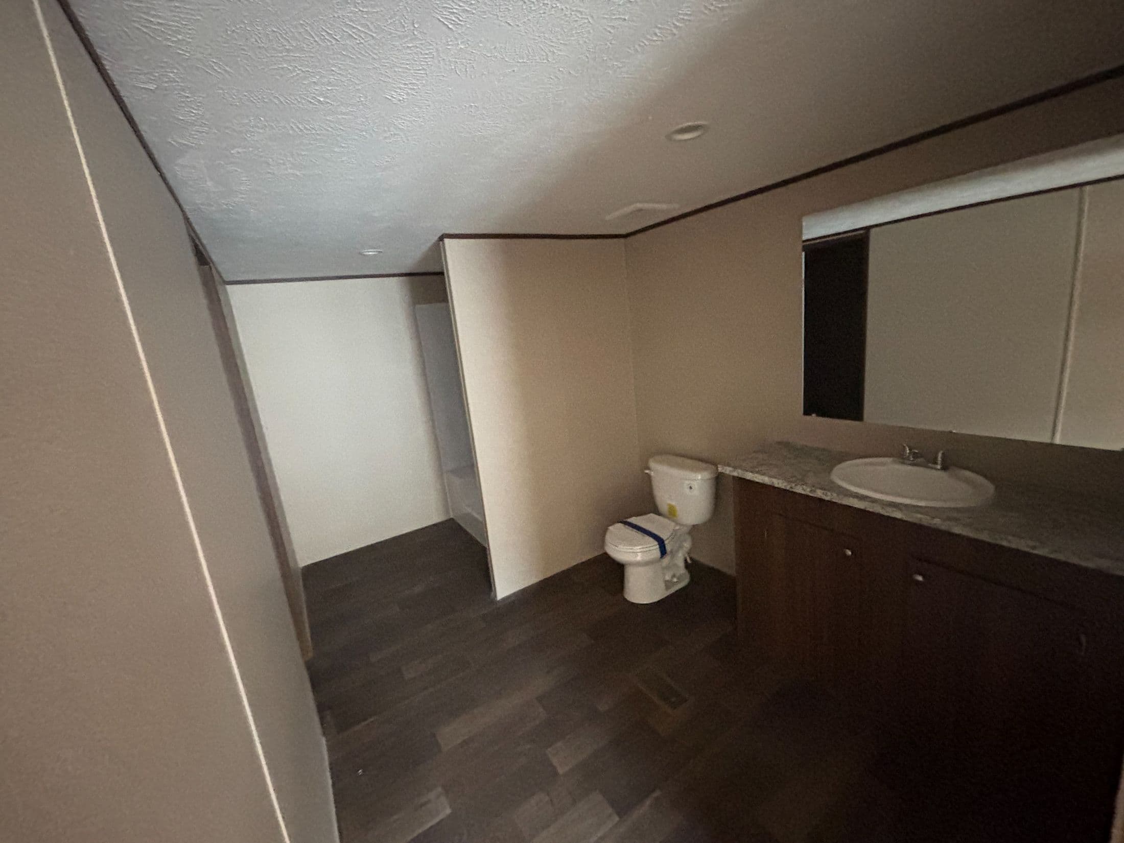 Marvel 4 bathroom home features