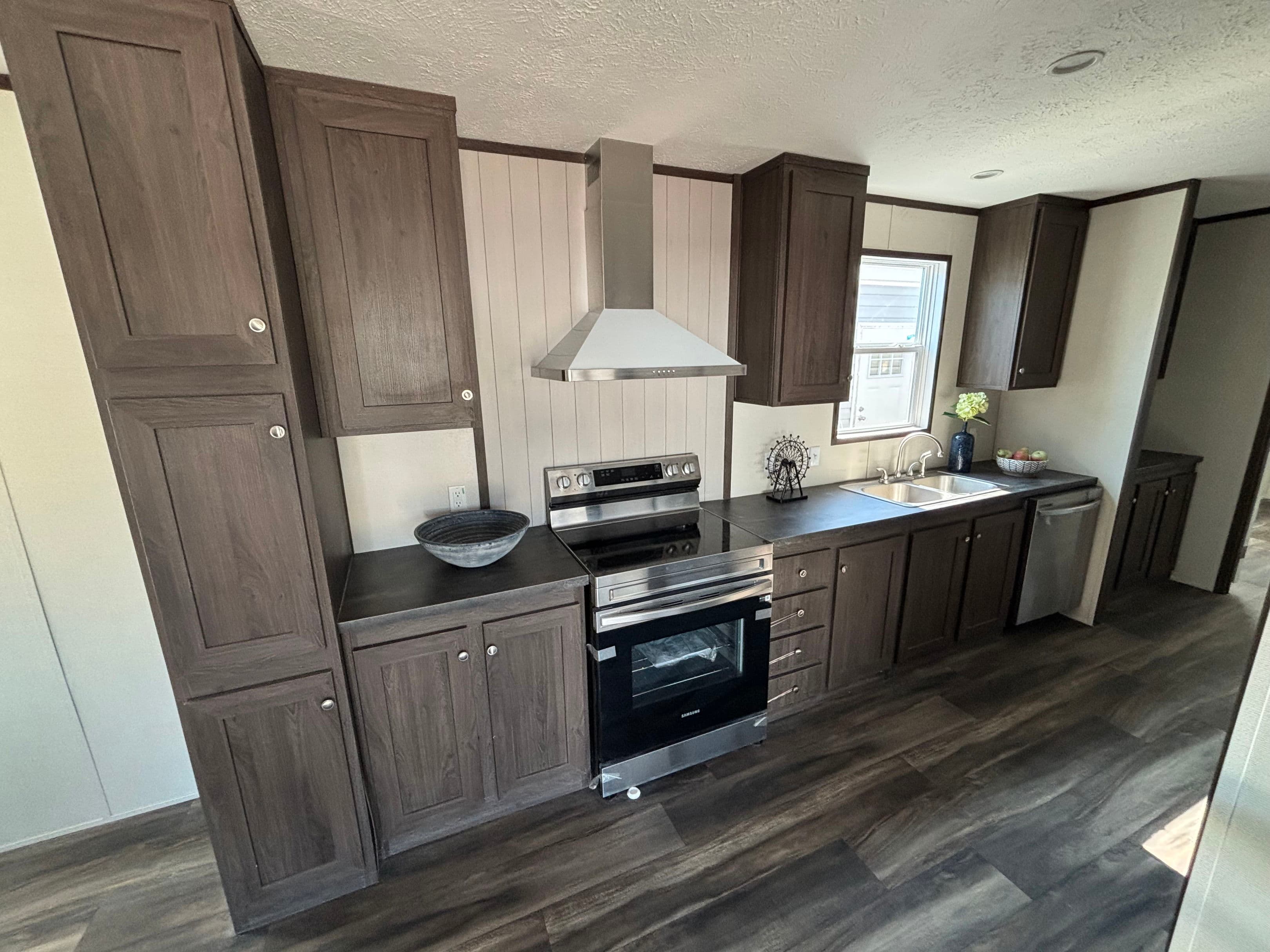 Desire kitchen home features