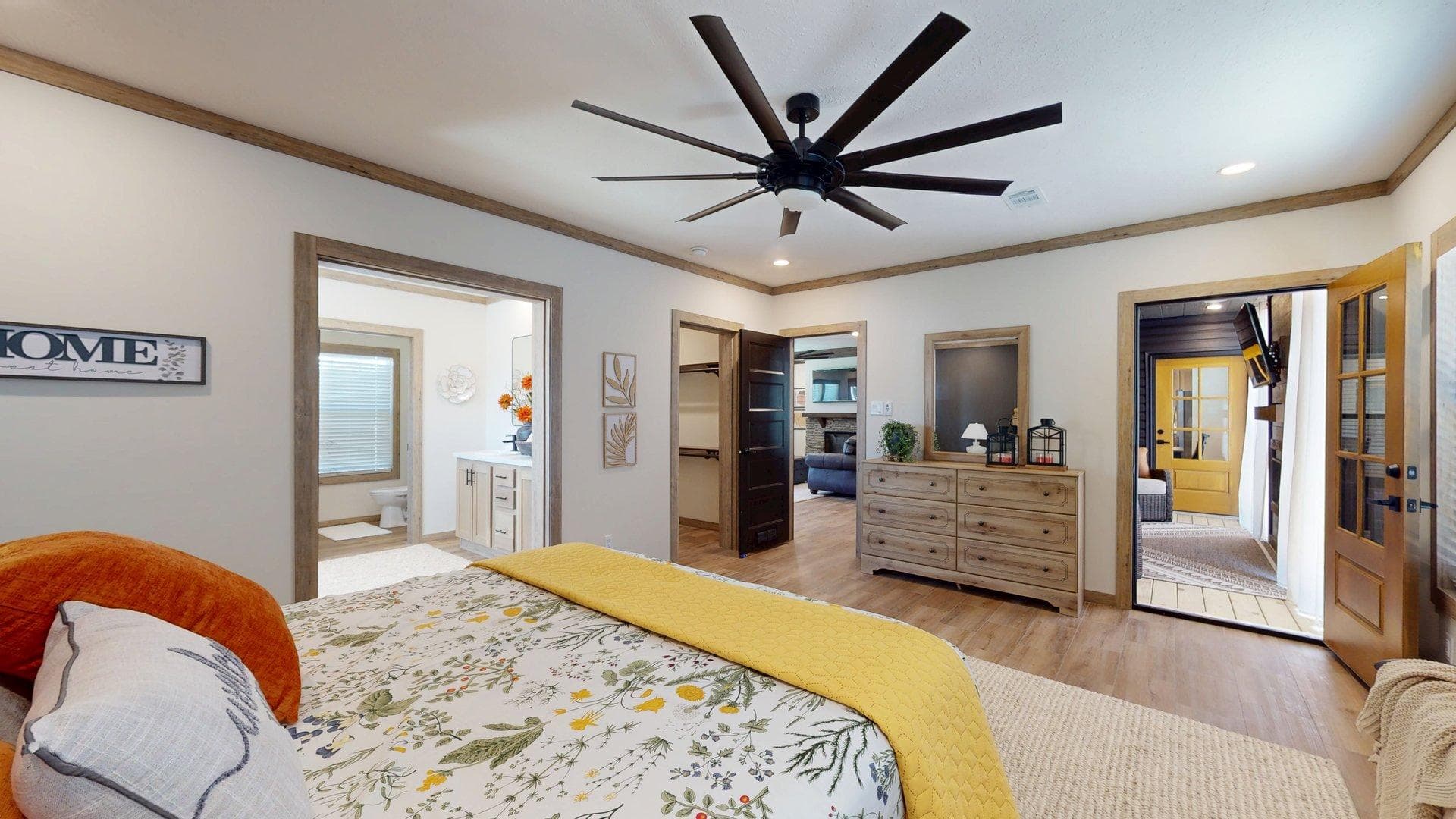 Mountain laurel (biloxi) bedroom home features