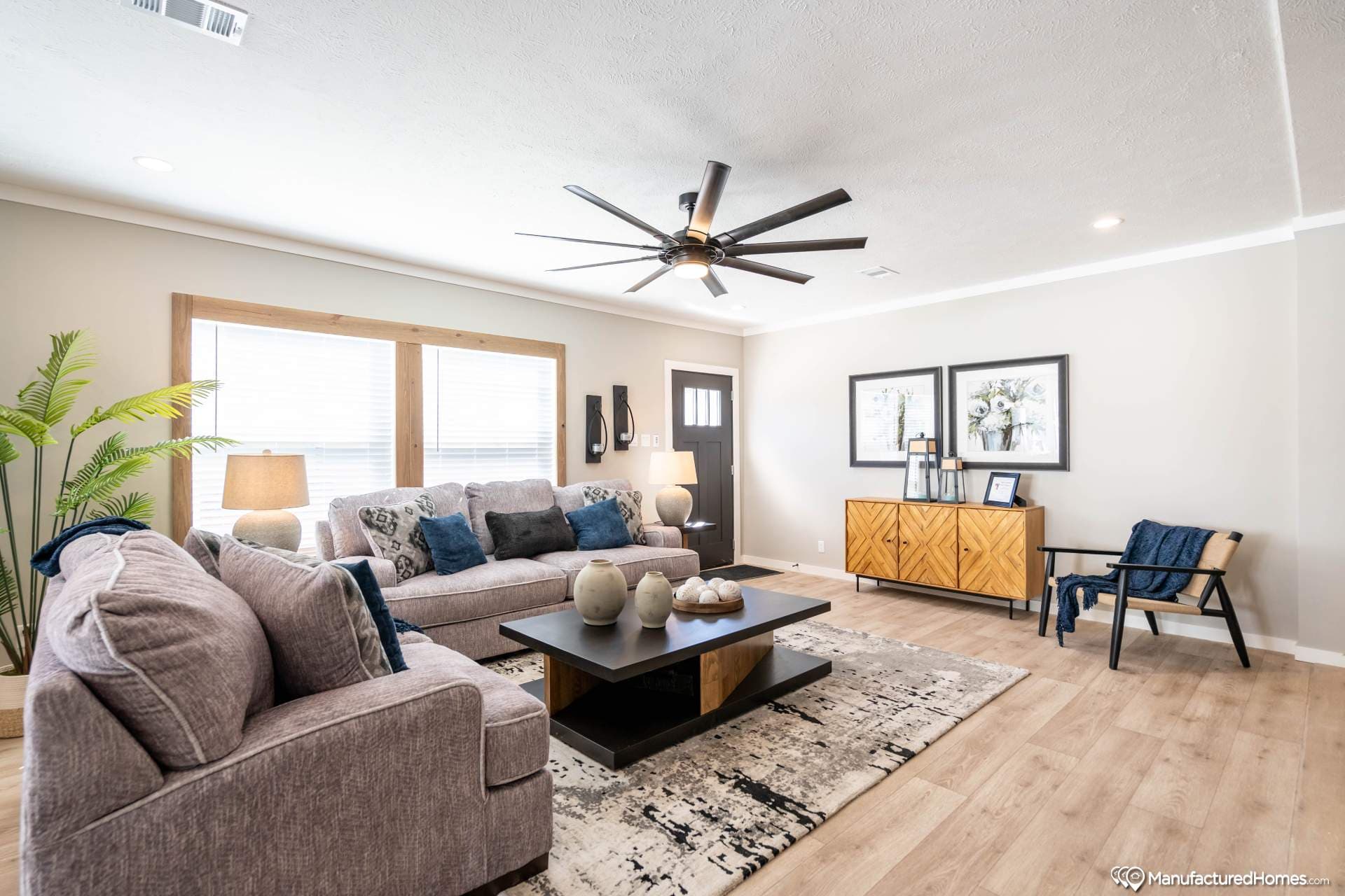 Shades creek interior home features