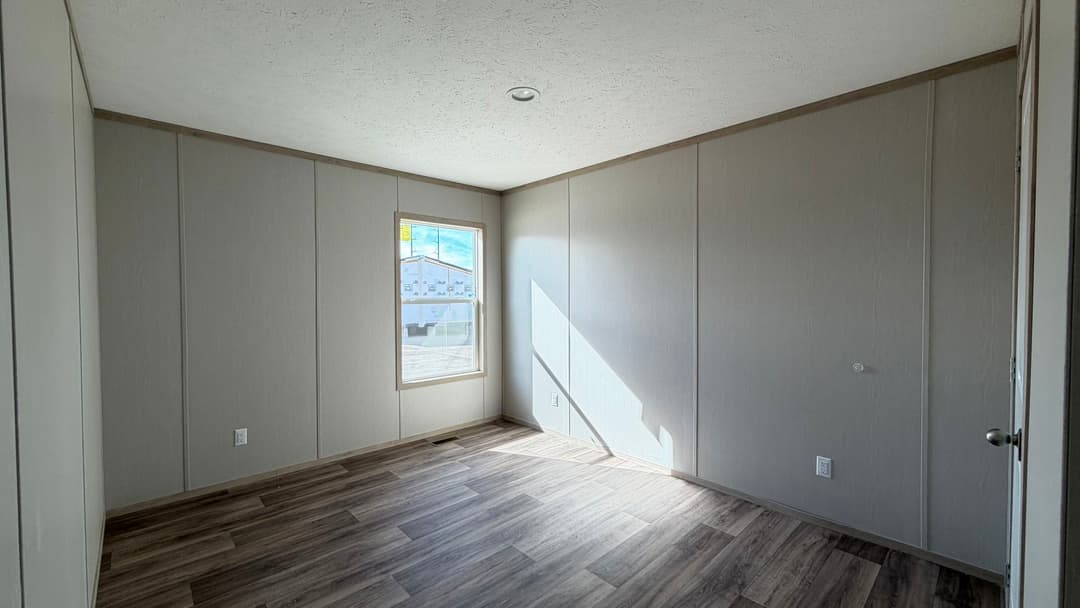 Summit bedroom home features