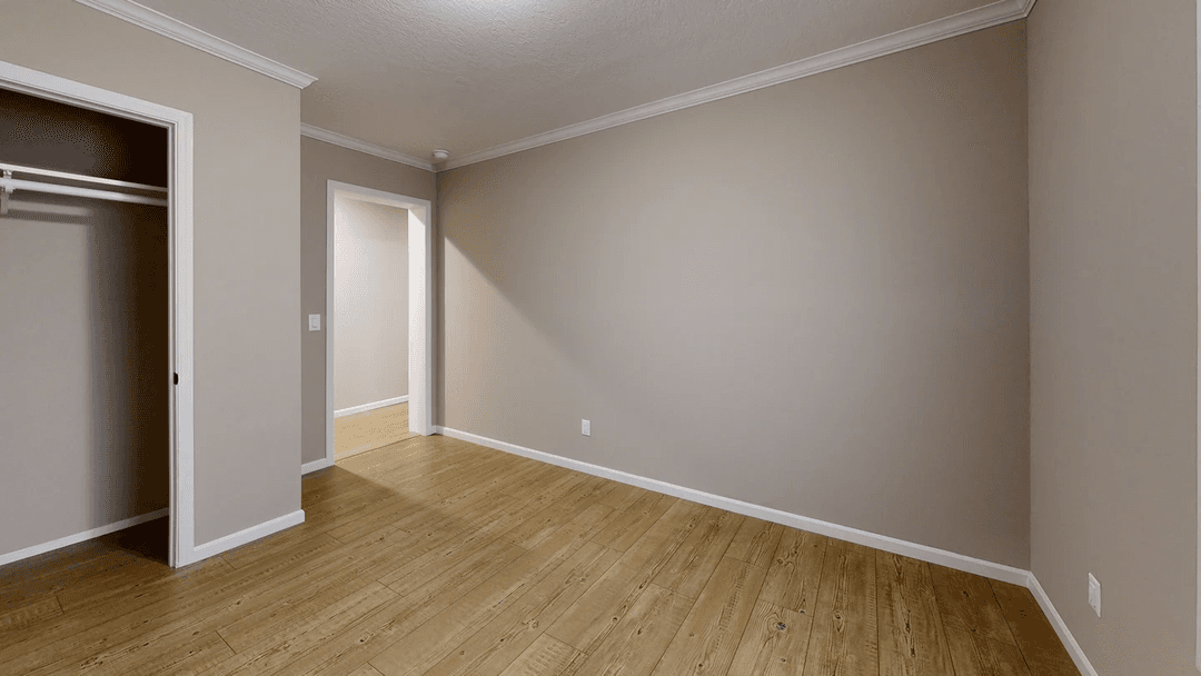 Mclemore ( biloxi) bedroom home features