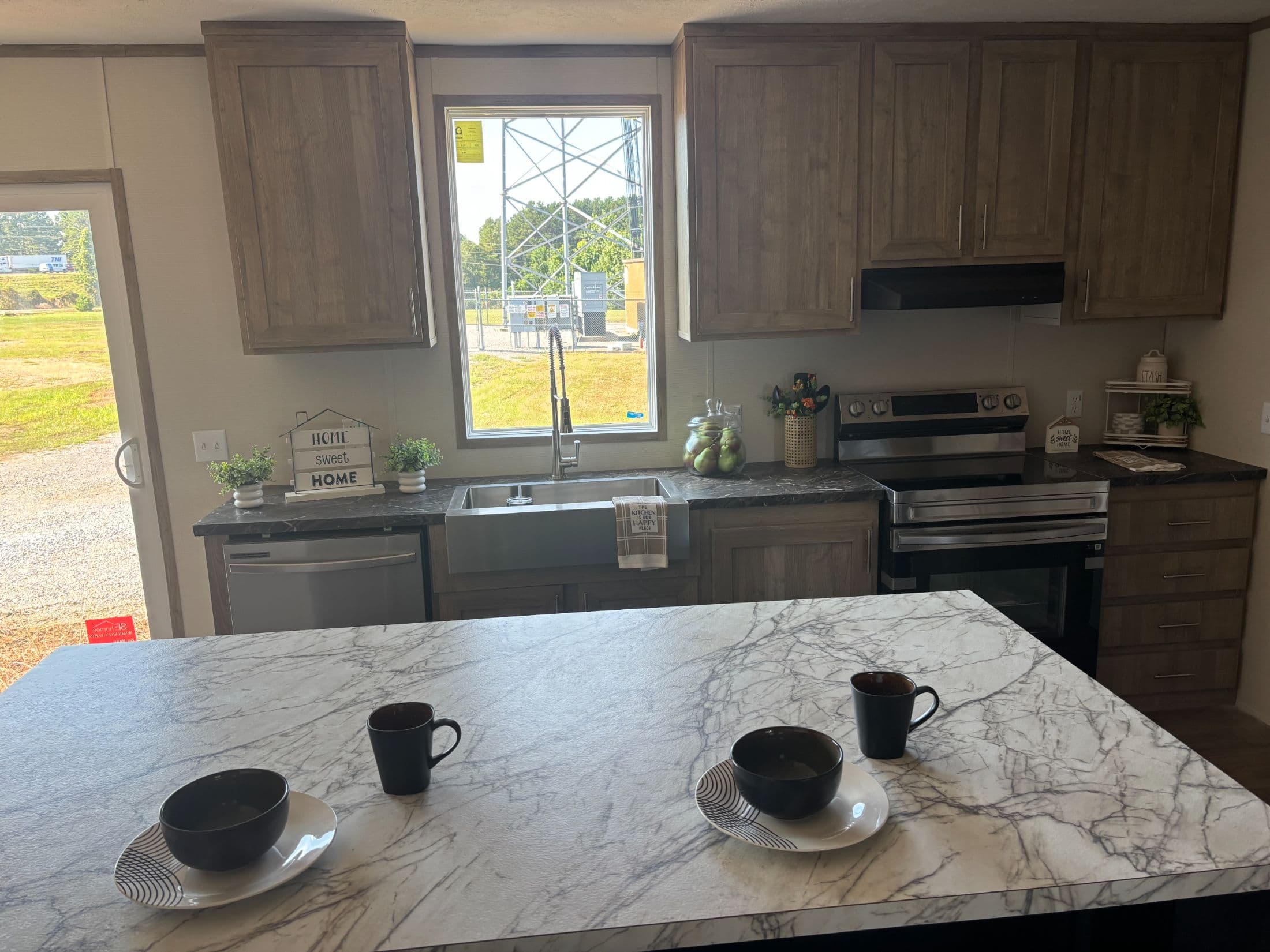 Shoal creek kitchen home features