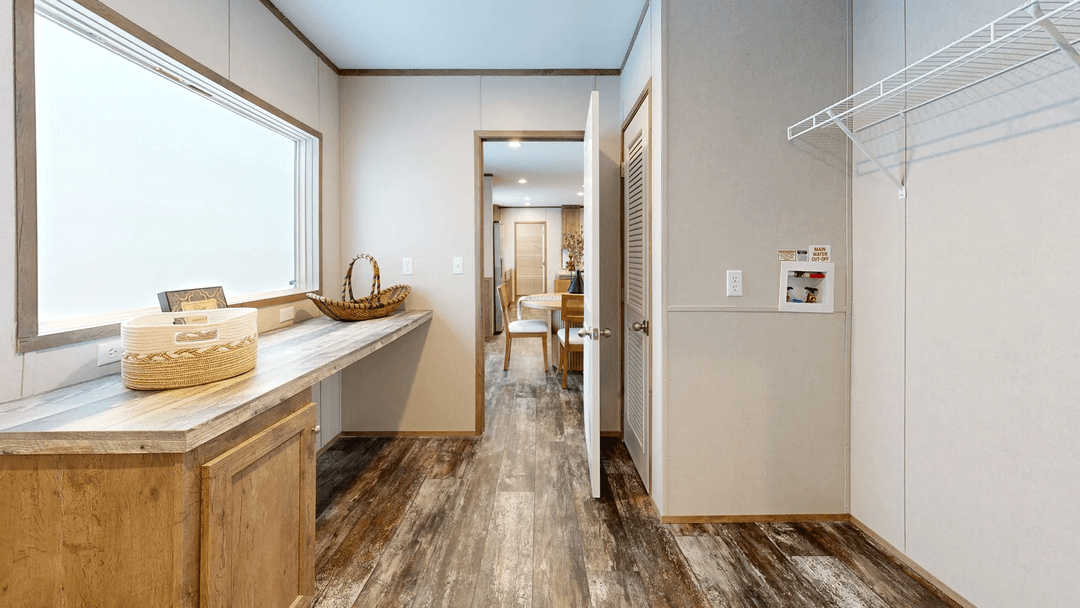 Bella vista interior home features
